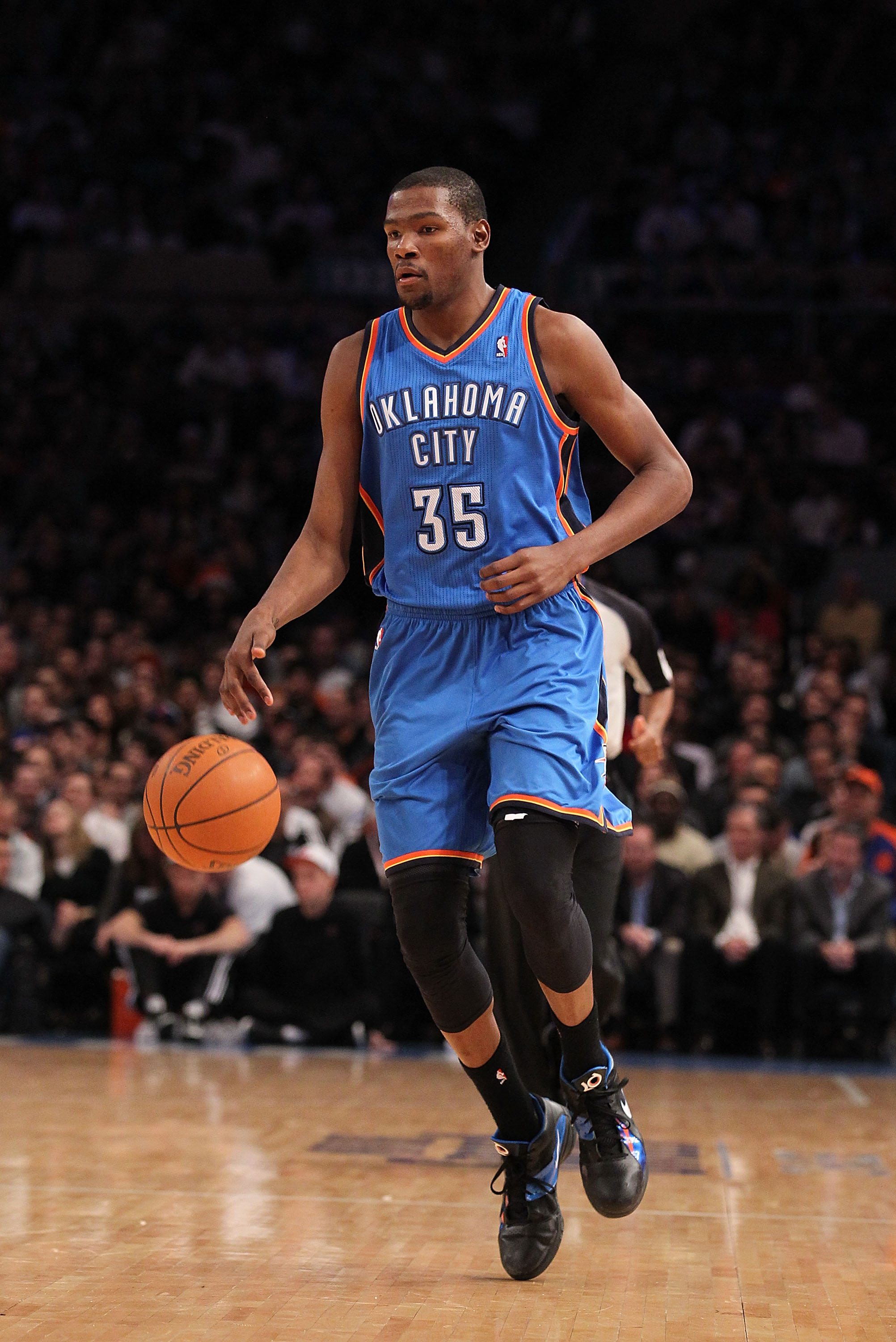 NEW YORK - DECEMBER 22:  Kevin Durant of the Oklahoma City Thunder in action against the New York Knicks at Madison Square Garden on December 22, 2010 in New York, New York.   NOTE TO USER: User expressly acknowledges and agrees that, by downloading and/o