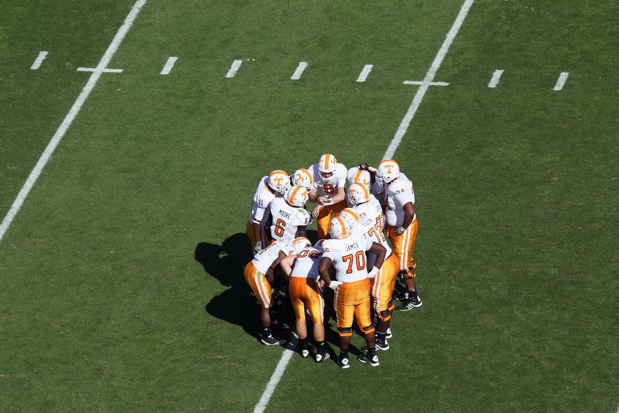 COLUMBIA, SC - OCTOBER 30:  Tyler Bray #8 of the Tennessee Volunteers huddles with his team against the South Carolina Gamecocks during their game at Williams-Brice Stadium on October 30, 2010 in Columbia, South Carolina.  (Photo by Streeter Lecka/Getty I