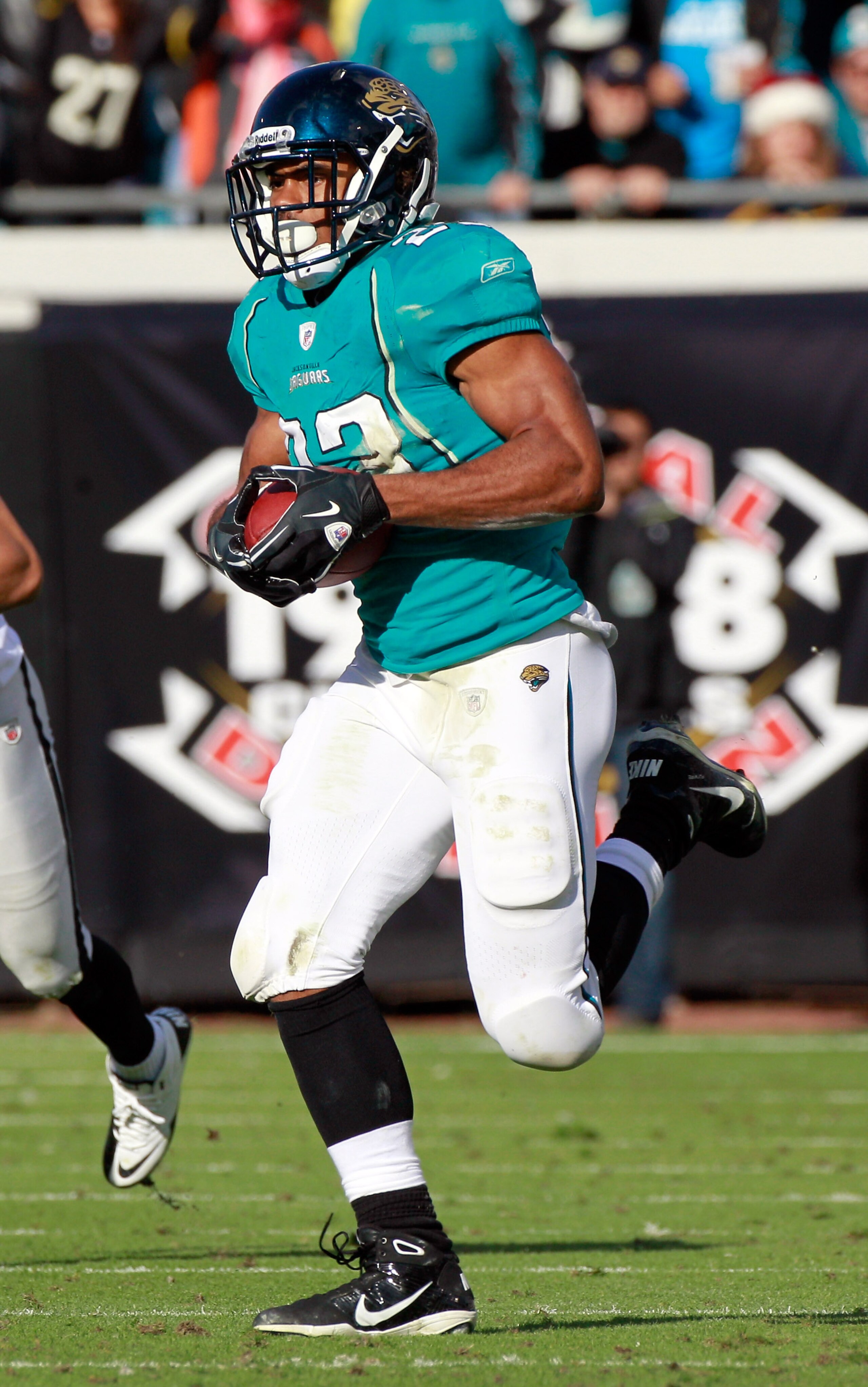 JACKSONVILLE, FL - DECEMBER 12:  Rashad Jennings #23 of the Jacksonville Jaguars runs during the game against the Oakland Raiders at EverBank Field on December 12, 2010 in Jacksonville, Florida.  (Photo by Sam Greenwood/Getty Images)