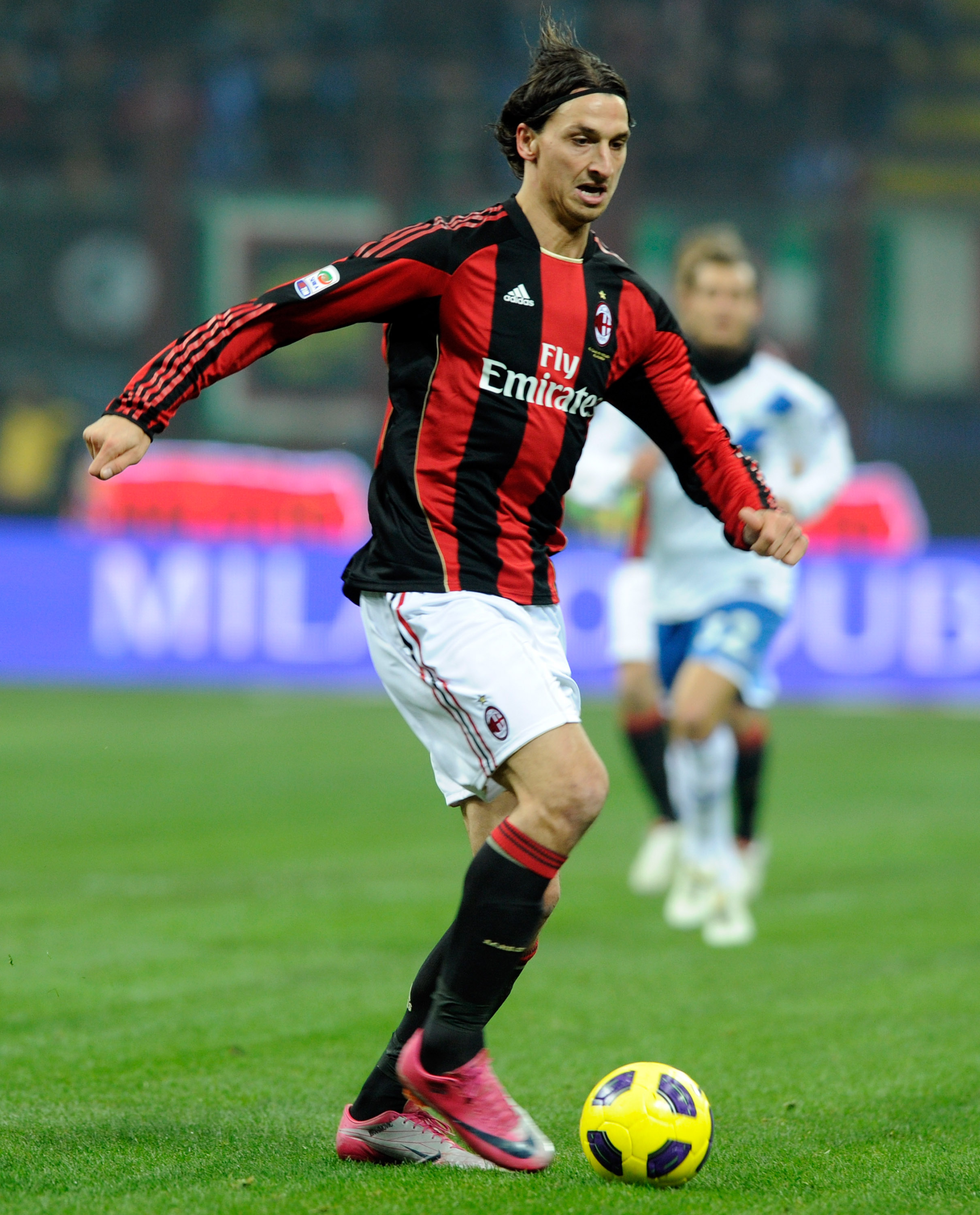 MILAN, ITALY - DECEMBER 04:  Zlatan Ibrahimovic of AC Milan runs during the Serie A match between Milan and Brescia at Stadio Giuseppe Meazza on December 4, 2010 in Milan, Italy.  (Photo by Claudio Villa/Getty Images)
