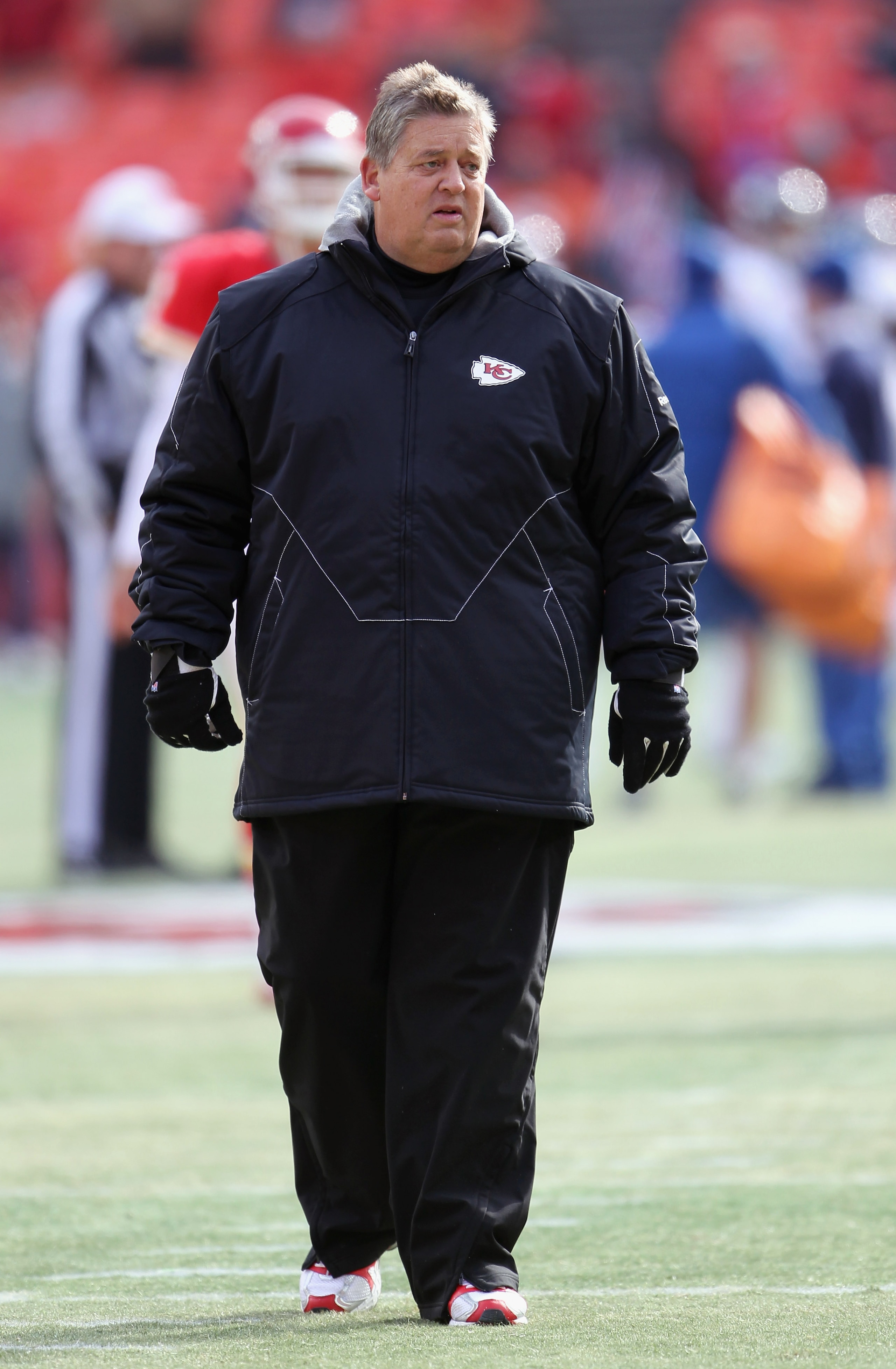 KANSAS CITY, MO - DECEMBER 05: Offensive coordinator Charlie Weis of the Kansas City Chiefs walks on the field prior to the game against the Denver Broncos on December 5, 2010 at Arrowhead Stadium in Kansas City, Missouri. (Photo by Jamie Squire/Getty I KANSAS CITY, MO - DECEMBER 05: Offensive coordinator Charlie Weis of the Kansas City Chiefs walks on the field prior to the game against the Denver Broncos on December 5, 2010 at Arrowhead Stadium in Kansas City, Missouri. (Photo by Jamie Squire/Getty I