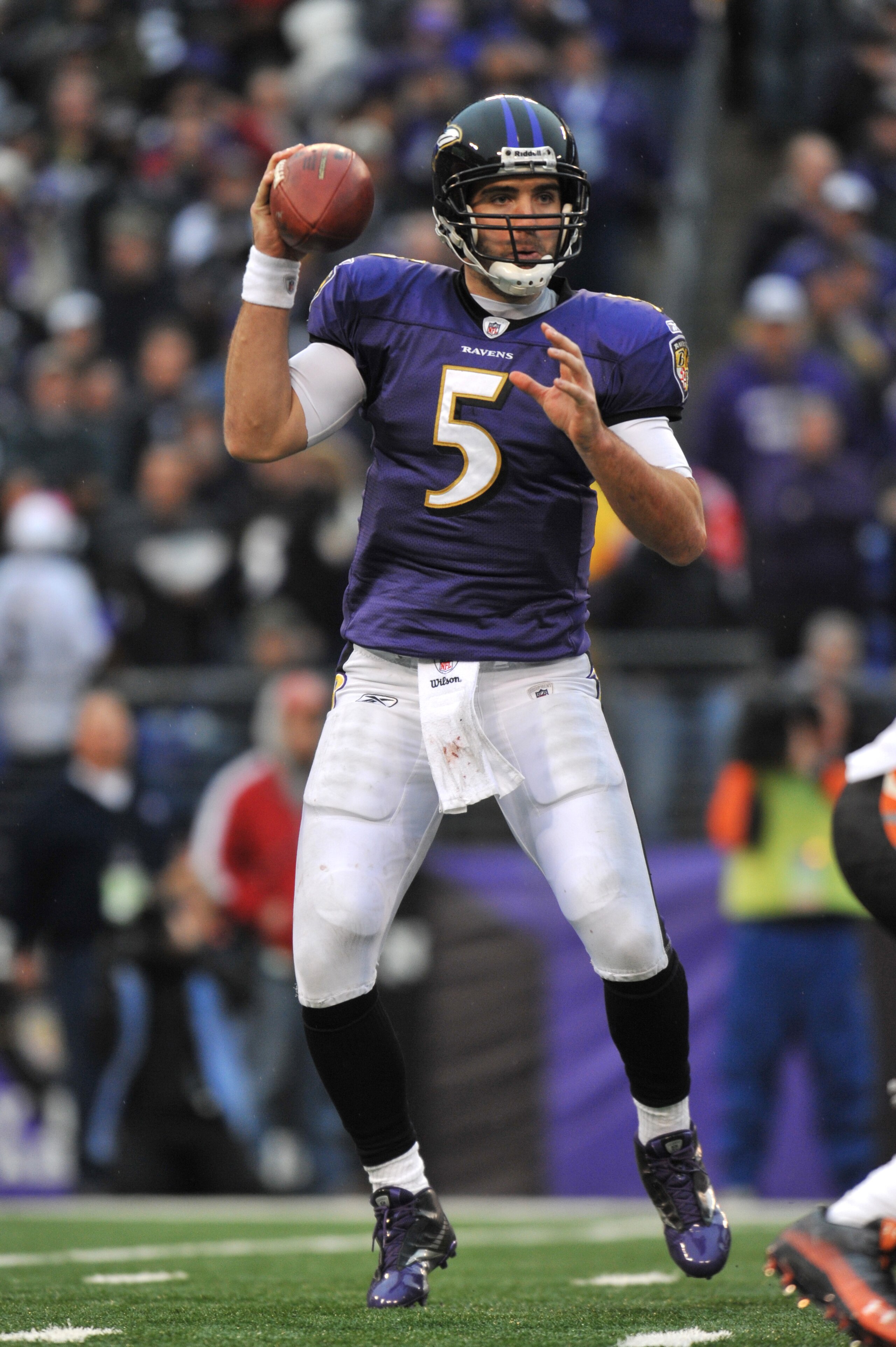 BALTIMORE, MD - JANUARY 2:  Joe Flacco #5 of the Baltimore Ravens passes against the Cincinnati Bengals  at M&T Bank Stadium on January 2, 2011 in Baltimore, Maryland. The Ravens defeated the Bengals 13-6. (Photo by Larry French/Getty Images)