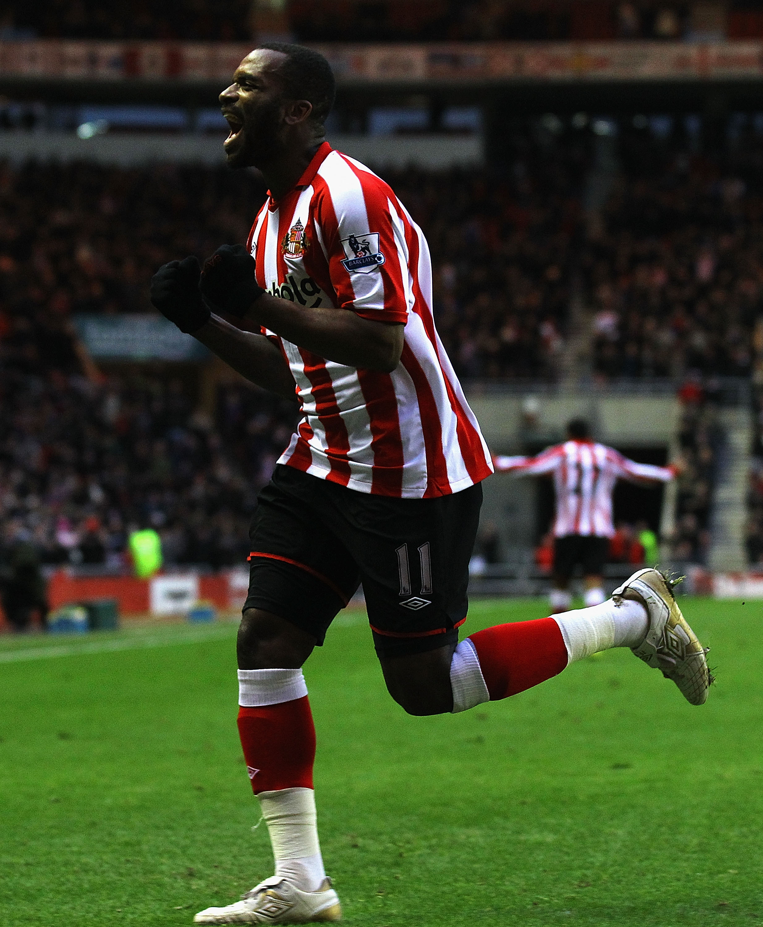 SUNDERLAND, ENGLAND - JANUARY 01:  Darren Bent of Sunderland celebrates his goal during the Barclays Premier League match between Sunderland and Blackburn Rovers at the Stadium of Light on January 1, 2011 in Sunderland, England.  (Photo by Matthew Lewis/G