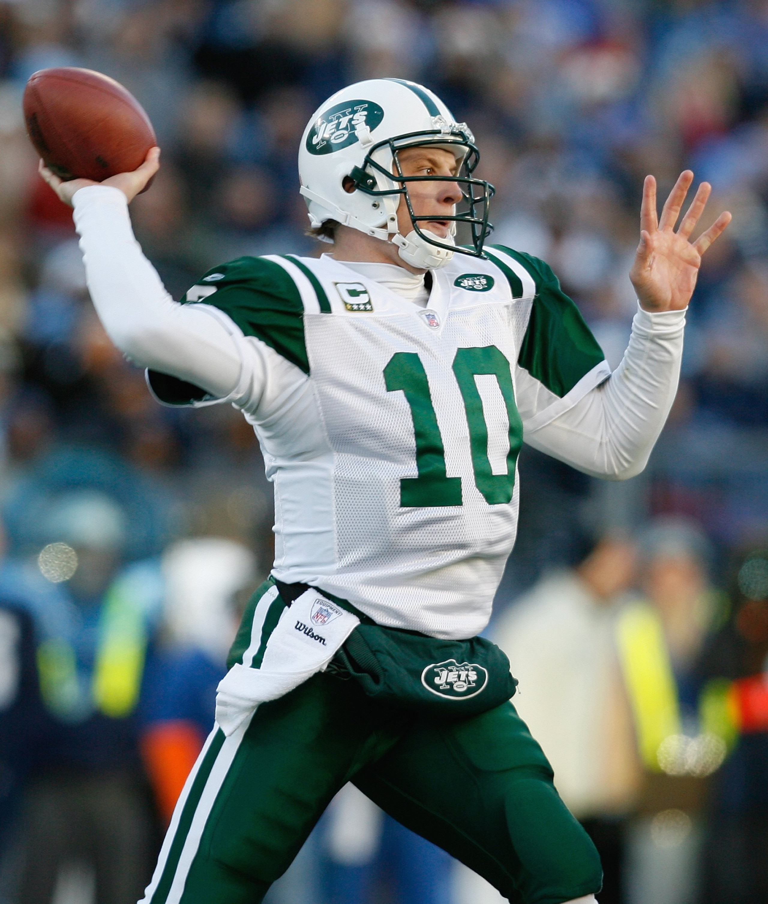 NASHVILLE, TN - DECEMBER 23: Chad Pennington #10 of the New York Jets attempts to pass the ball against the Tennessee Titans at LP Field on December 23, 2007 in Nashville, Tennessee. (Photo by Kevin C. Cox/Getty Images) NASHVILLE, TN - DECEMBER 23: Chad Pennington #10 of the New York Jets attempts to pass the ball against the Tennessee Titans at LP Field on December 23, 2007 in Nashville, Tennessee. (Photo by Kevin C. Cox/Getty Images)
