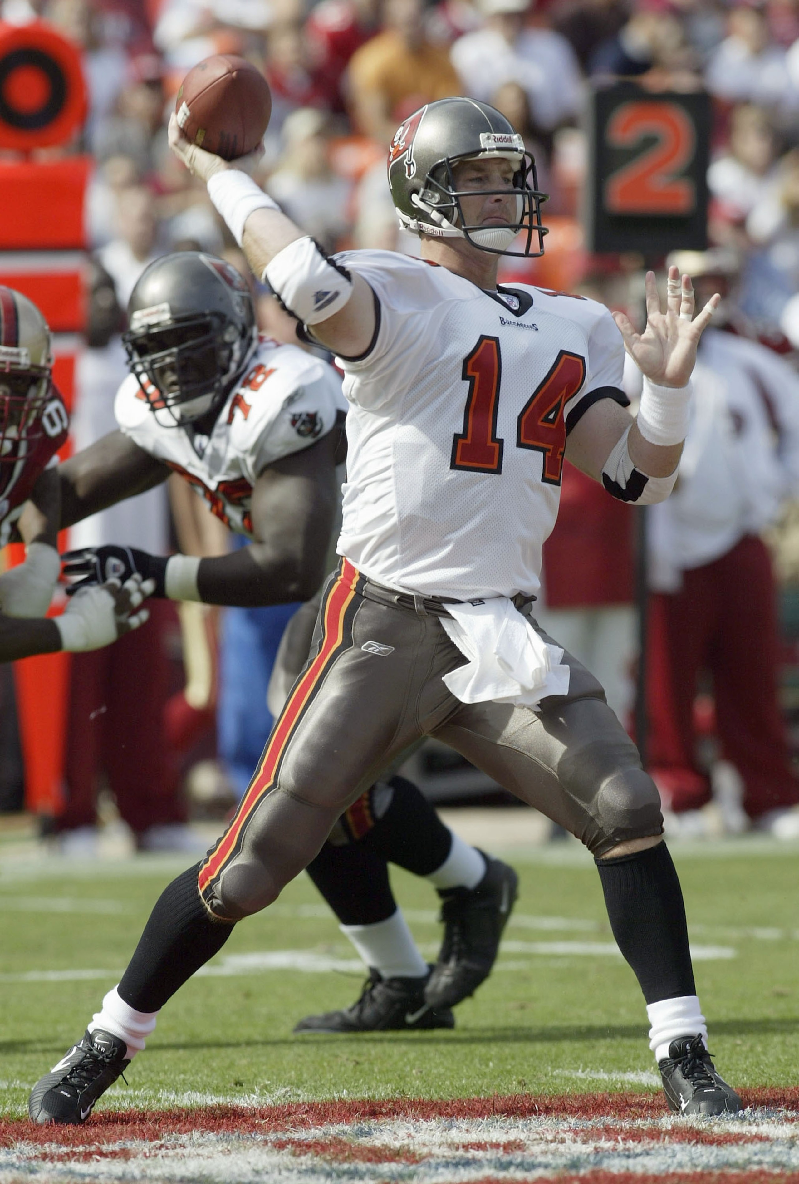 SAN FRANCISCO - OCTOBER 19: Quarterback Brad Johnson #14 of the Tampa Bay Buccaneers throws a pass against the San Francisco 49ers on October 19, 2003 at 3Comm Park in San Francisco, California. (Photo by Stephen Dunn/Getty Images) SAN FRANCISCO - OCTOBER 19: Quarterback Brad Johnson #14 of the Tampa Bay Buccaneers throws a pass against the San Francisco 49ers on October 19, 2003 at 3Comm Park in San Francisco, California. (Photo by Stephen Dunn/Getty Images)