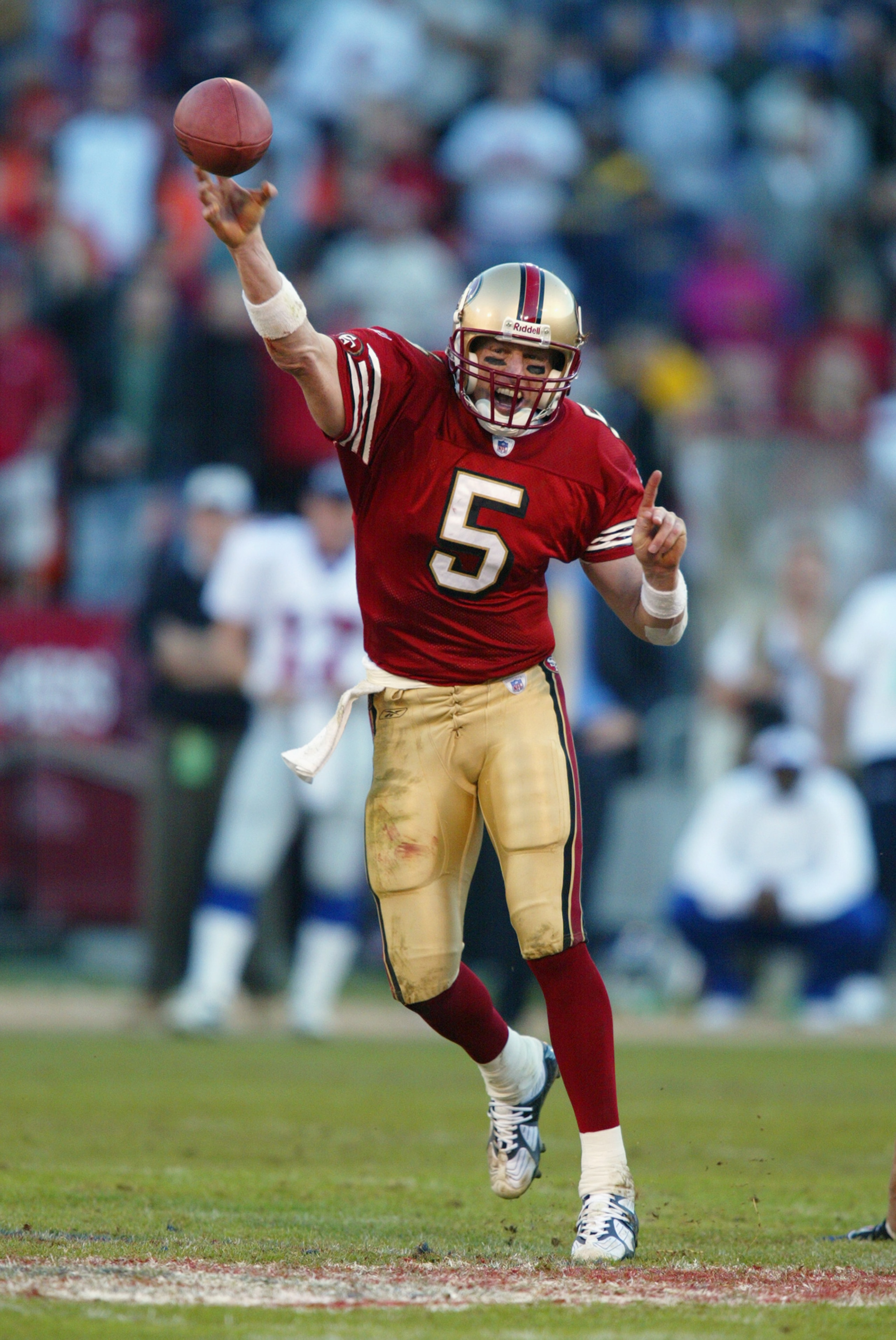 SAN FRANCISCO - JANUARY 5: Quarterback Jeff Garcia #5 of the San Fransisco 49ers throws a pass against the New York Giants during the NFC Wild Card game at 3Com Park on January 5, 2003 in San Francisco, California. The Niners' rally was the biggest in N SAN FRANCISCO - JANUARY 5: Quarterback Jeff Garcia #5 of the San Fransisco 49ers throws a pass against the New York Giants during the NFC Wild Card game at 3Com Park on January 5, 2003 in San Francisco, California. The Niners' rally was the biggest in N