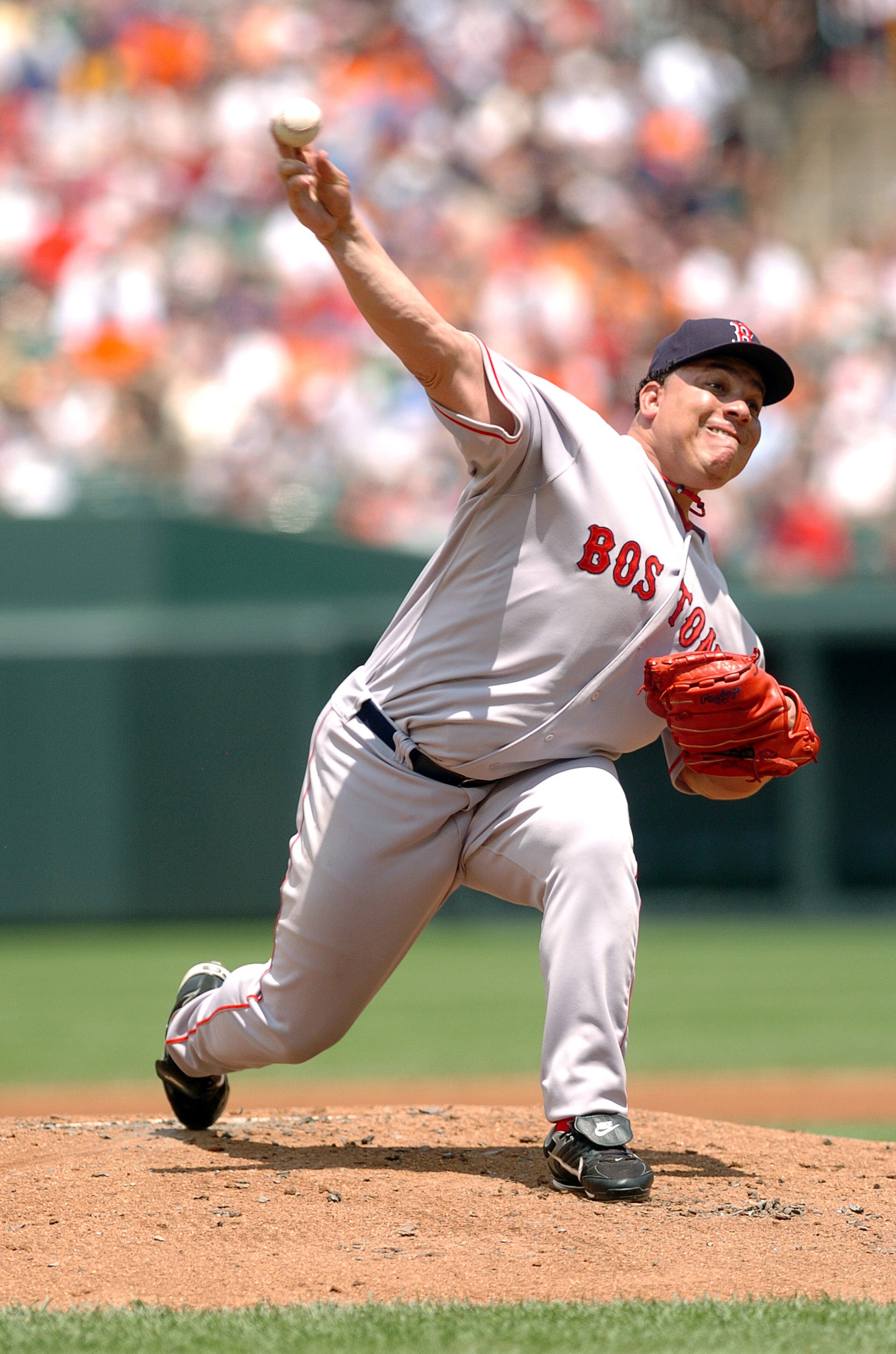 BALTIMORE - JUNE 1:  Bartolo Colon #40 of the Boston Red Sox pitches against the Baltimore Orioles June 1, 2008 at Camden Yards in Baltimore, Maryland.  (Photo by Greg Fiume/Getty Images)