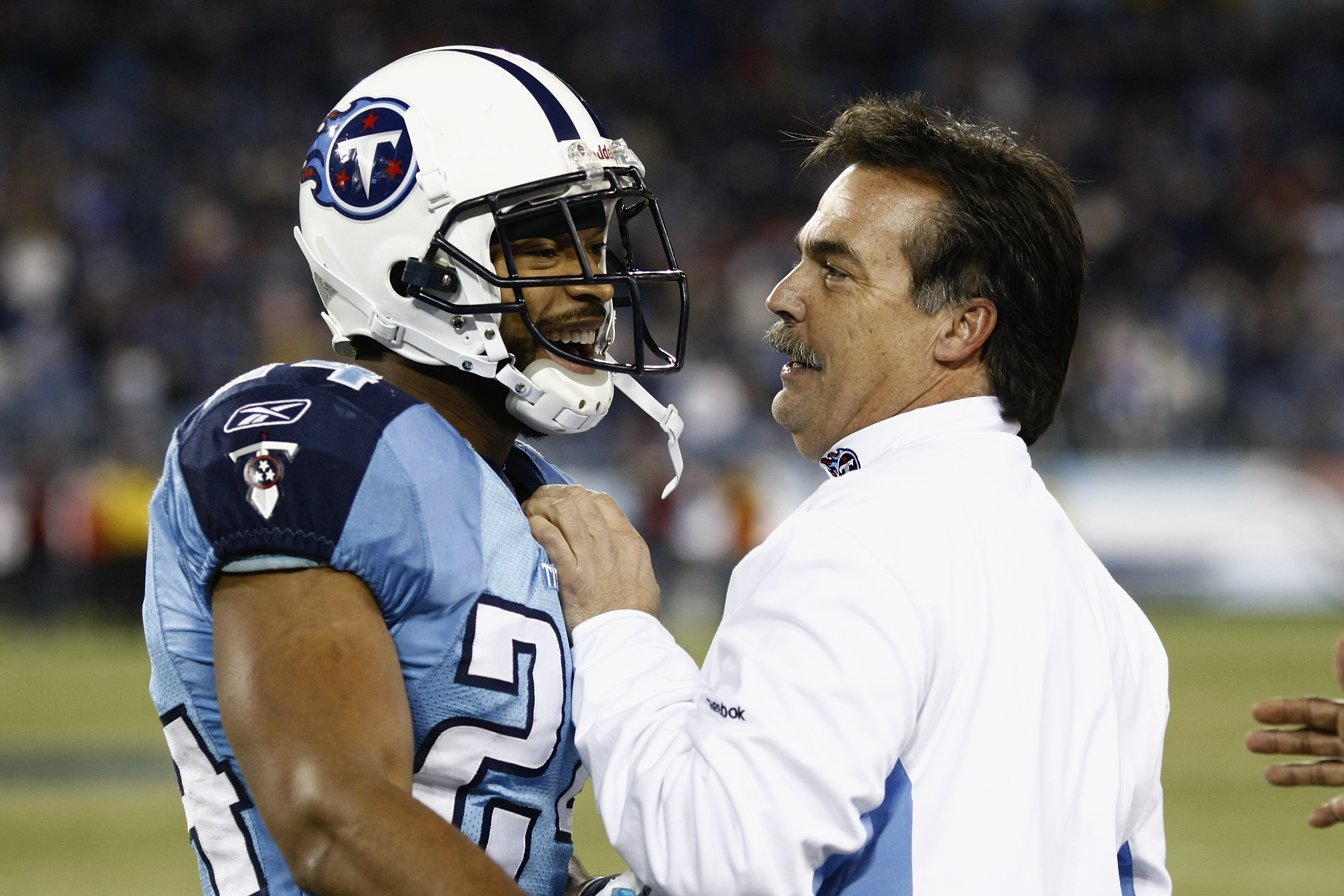 Former Titans', Oilers' Fisher to coach St. Louis Rams