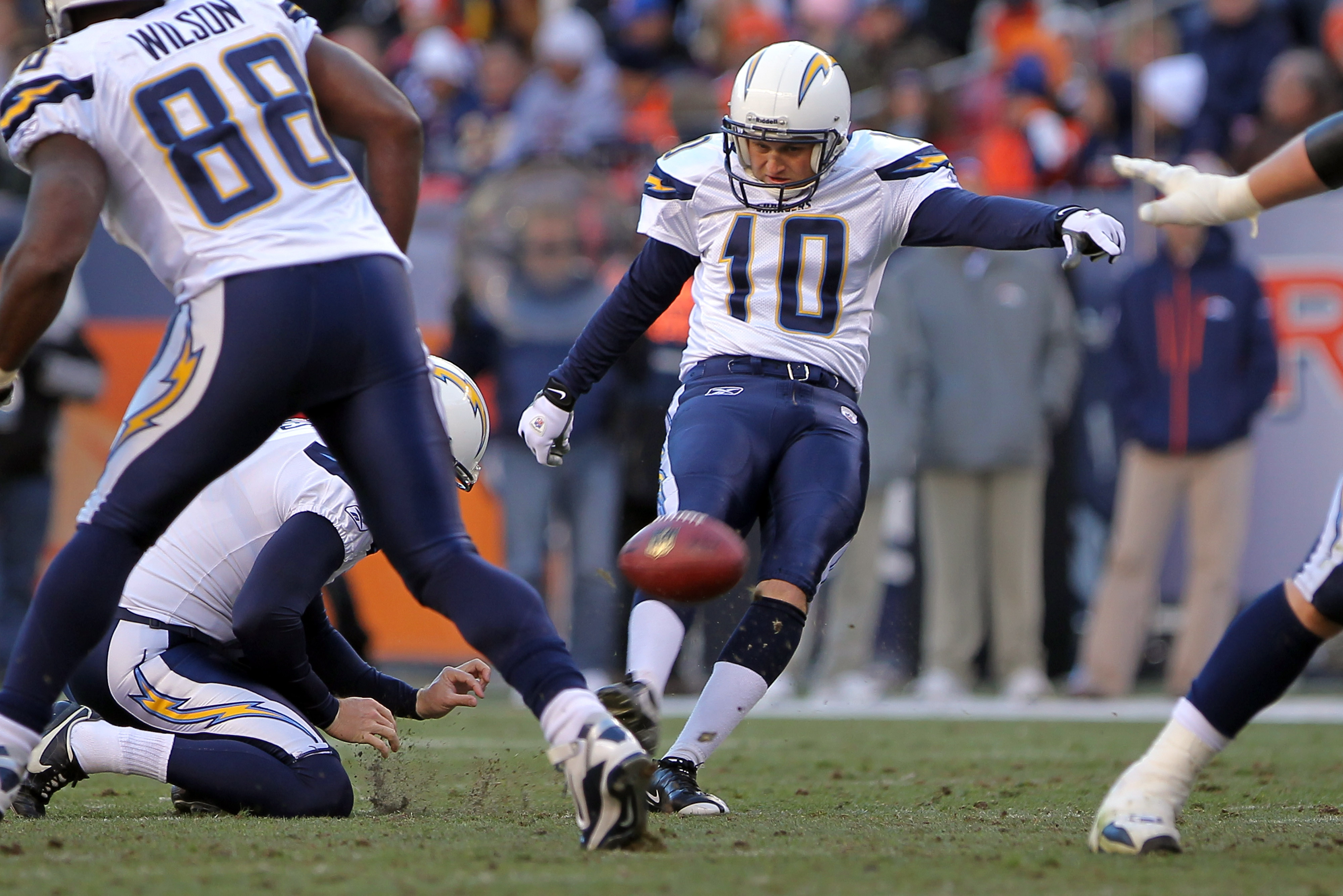 NFL Scores Week 12, Broncos Vs. Chargers: Tim Tebow Delivers 16-13