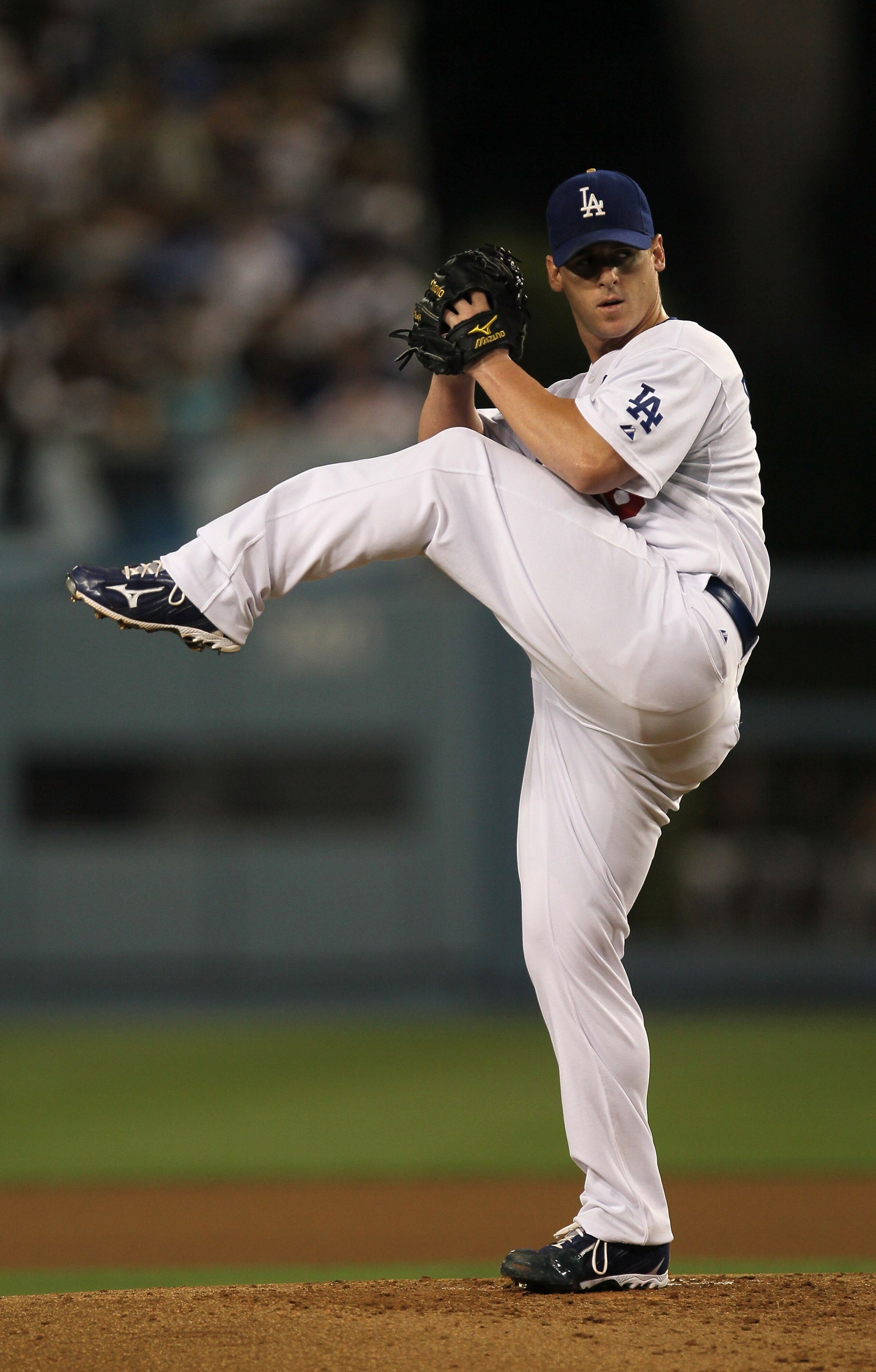 LOS ANGELES, CA - SEPTEMBER 03:  Chad Billingsley #58 of the Los Angeles Dodgers throws a pitch against the San Francisco Giants on September 3, 2010 at Dodger Stadium in Los Angeles, California.  (Photo by Stephen Dunn/Getty Images)