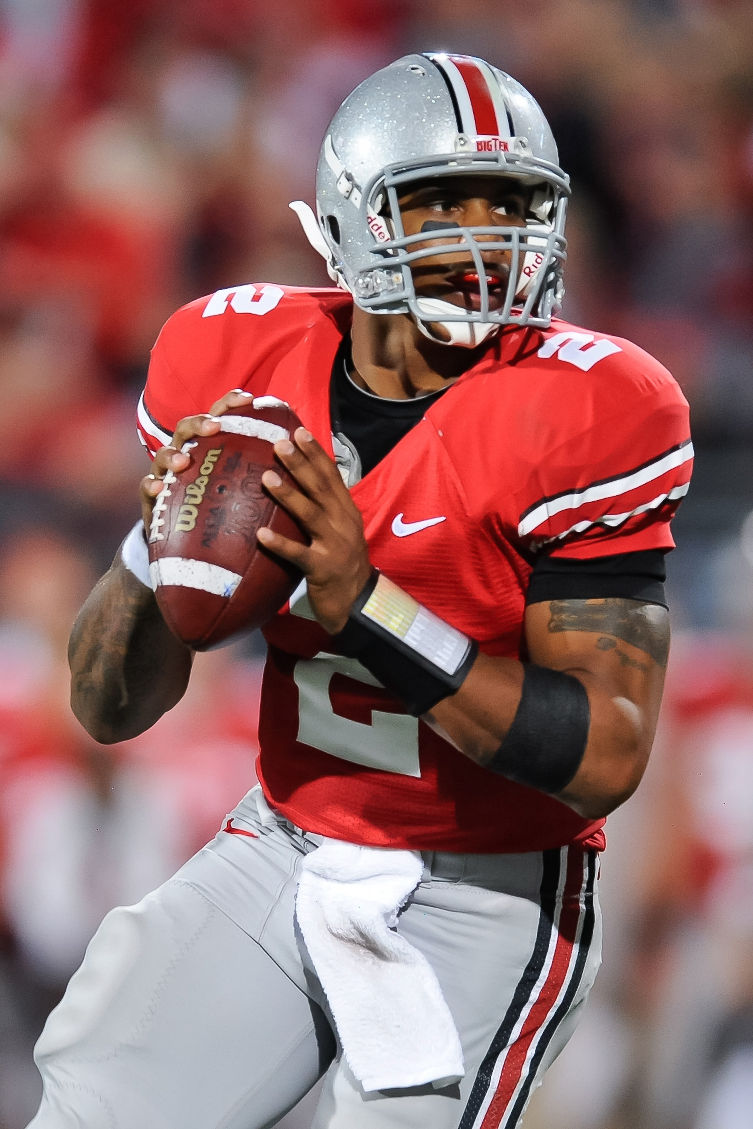 COLUMBUS, OH - NOVEMBER 13:  Quarterback Terrelle Pryor #2 of the Ohio State Buckeyes drops back to pass against the Penn State Nittany Lions at Ohio Stadium on November 13, 2010 in Columbus, Ohio.  (Photo by Jamie Sabau/Getty Images)