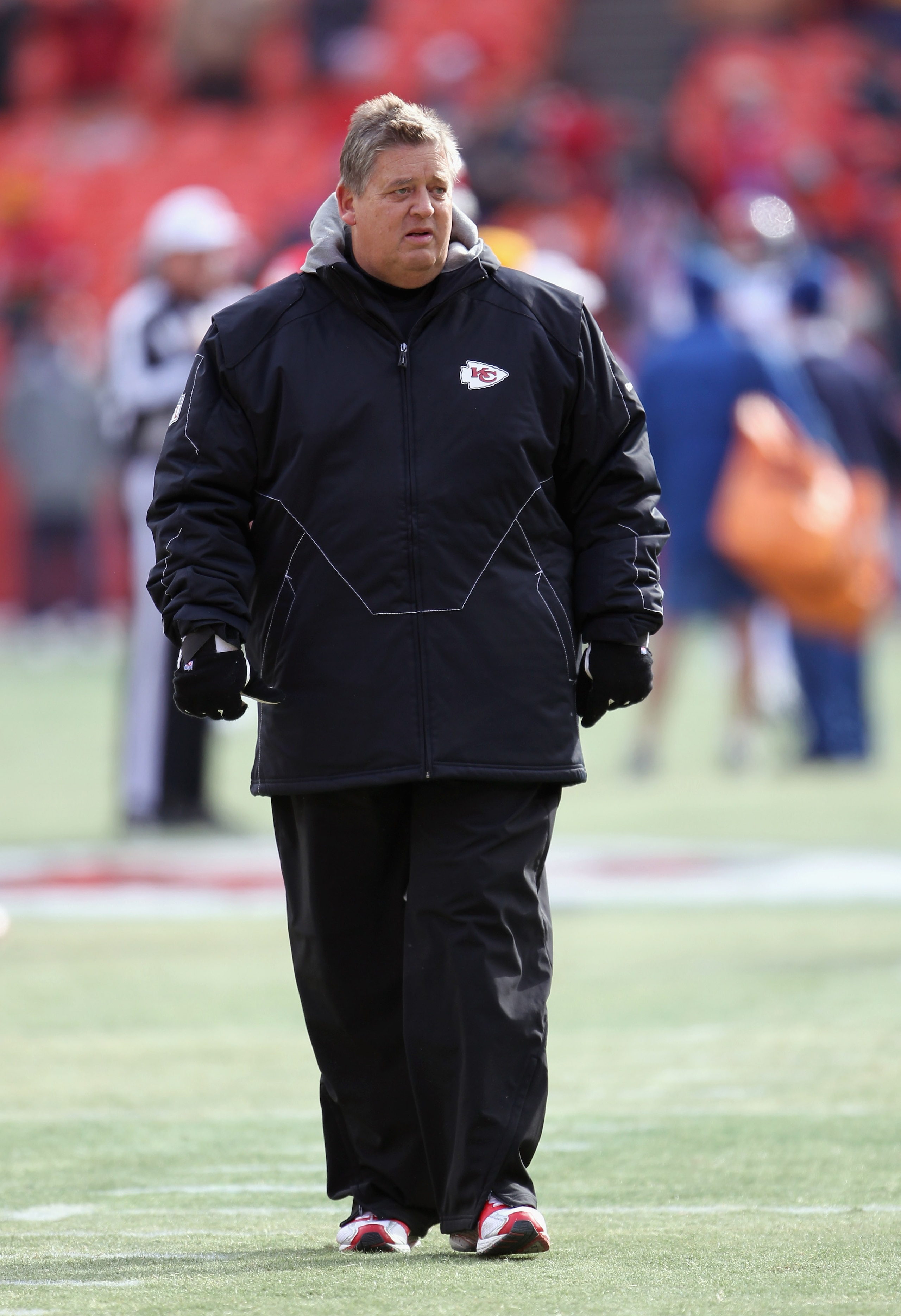 KANSAS CITY, MO - DECEMBER 05: Offensive coordinator Charlie Weis of the Kansas City Chiefs walks on the field prior to the game against the Denver Broncos on December 5, 2010 at Arrowhead Stadium in Kansas City, Missouri. (Photo by Jamie Squire/Getty I KANSAS CITY, MO - DECEMBER 05: Offensive coordinator Charlie Weis of the Kansas City Chiefs walks on the field prior to the game against the Denver Broncos on December 5, 2010 at Arrowhead Stadium in Kansas City, Missouri. (Photo by Jamie Squire/Getty I