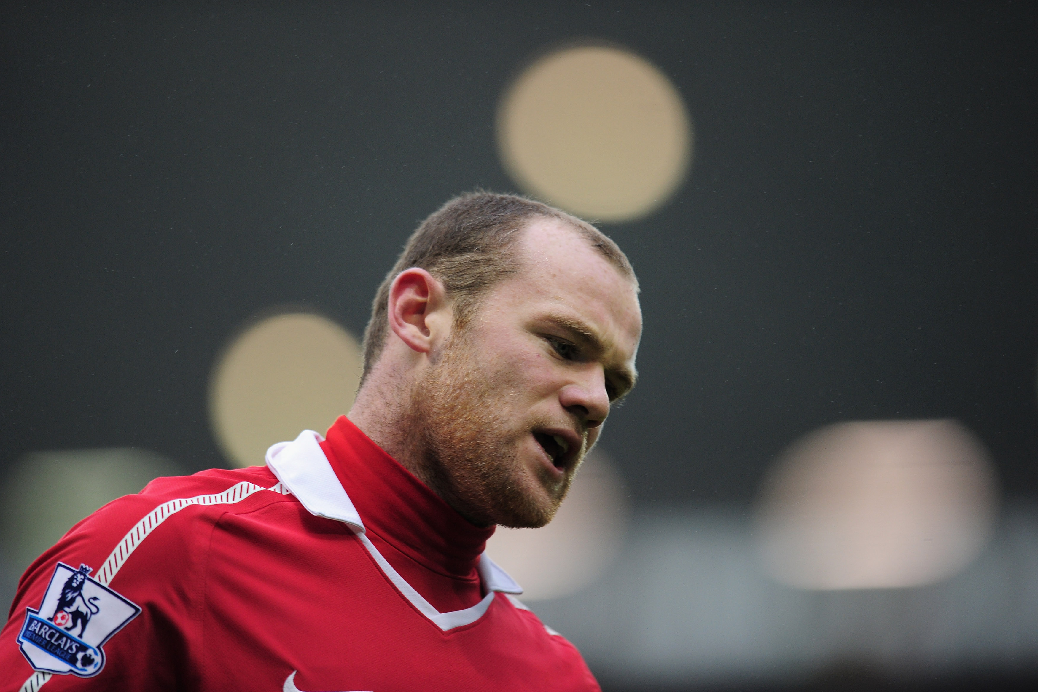WEST BROMWICH, ENGLAND - JANUARY 01:  Wayne Rooney of Manchester United  during the Barclays Premier League match between West Bromich Albion and Manchester United at The Hawthorns on January 1, 2011 in West Bromwich, England.  (Photo by Shaun Botterill/G