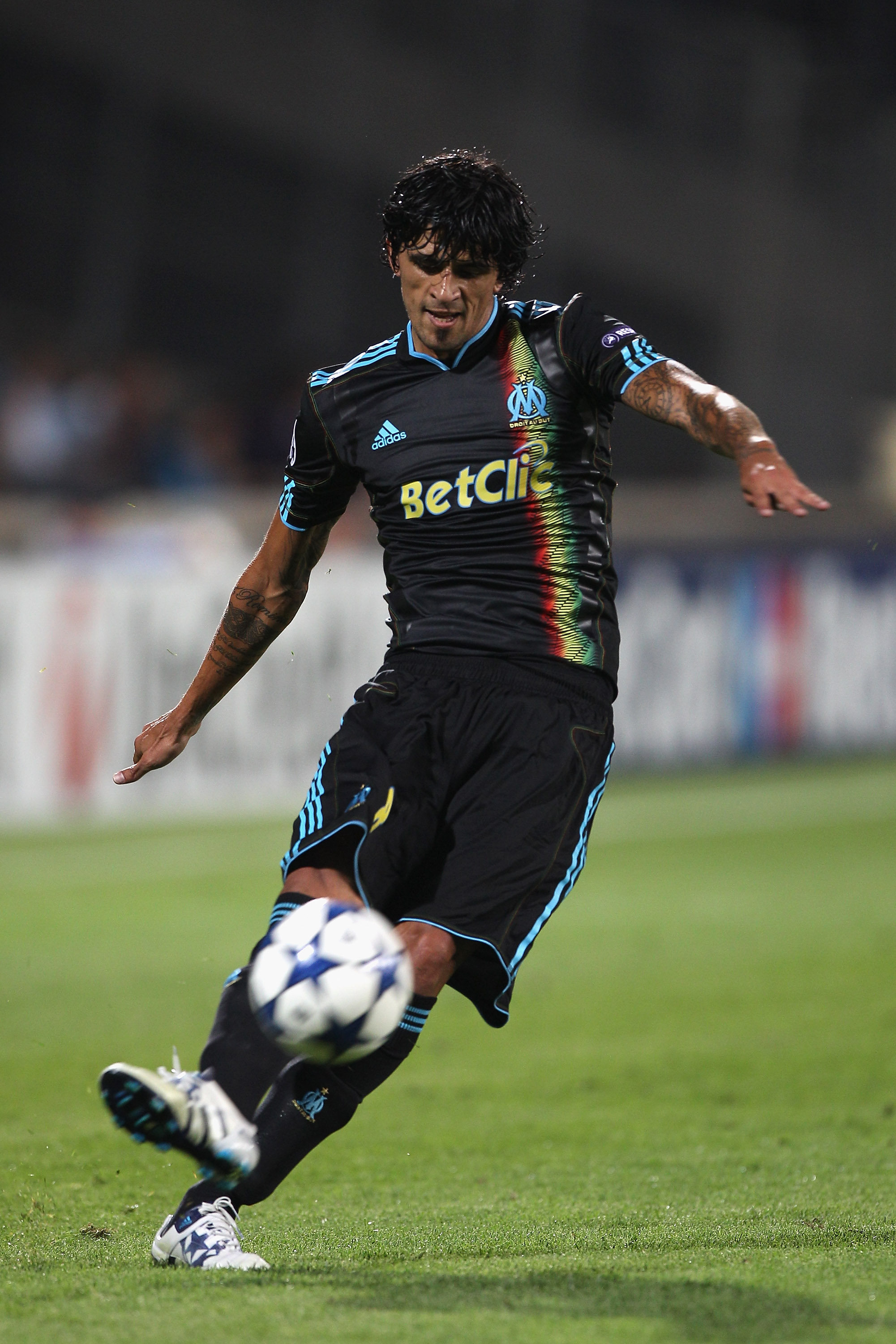 MARSEILLE, FRANCE - SEPTEMBER 15:  Lucho Gonzalez of Marseille during the UEFA Champions League Group F match between Olympique Marseille and Spartak Moscow at the Stade Velodrome on September 15, 2010 in Marseille, France.  (Photo by Michael Steele/Getty