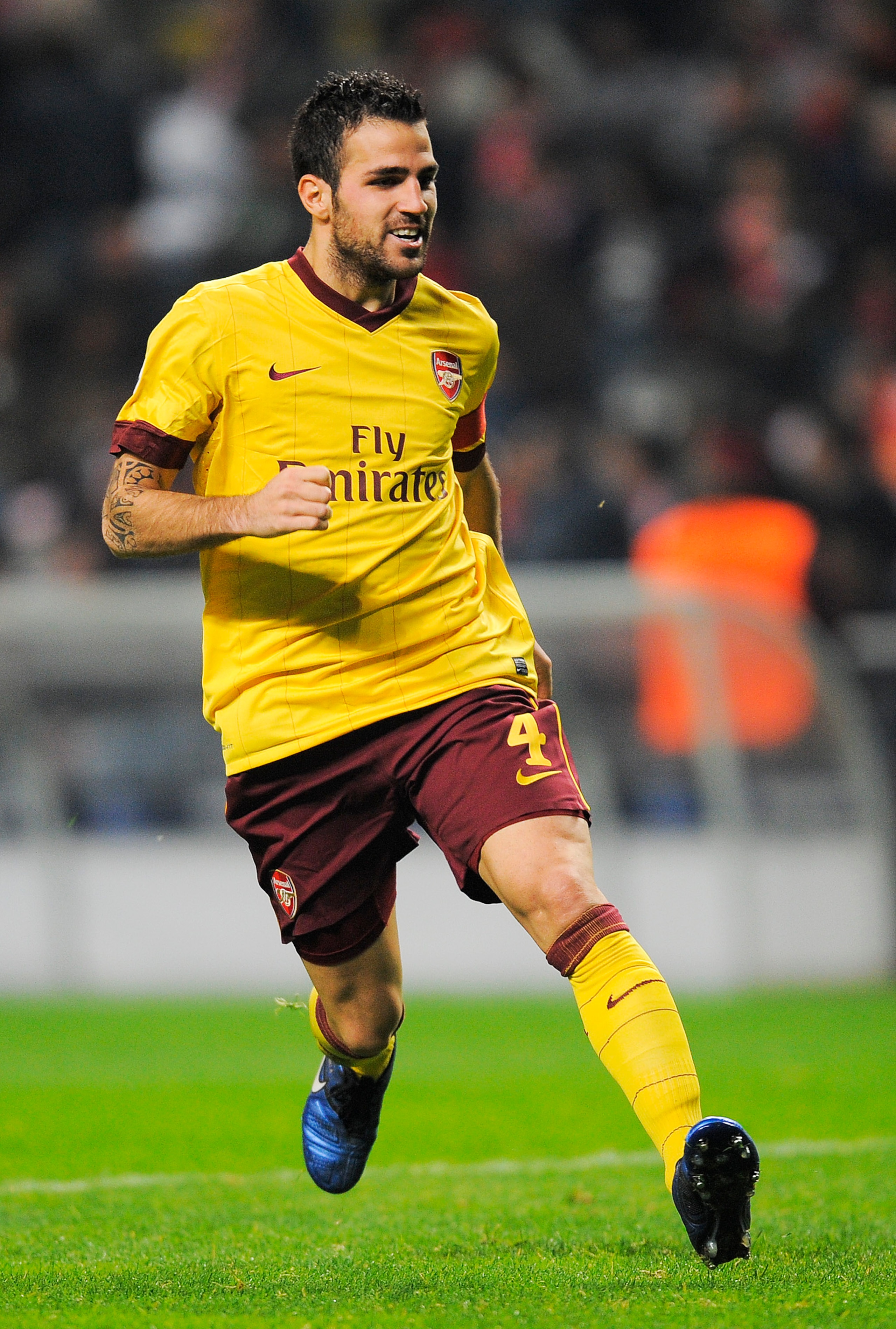 BRAGA, PORTUGAL - NOVEMBER 23: Cesc Fabregas of Arsenal in action during the UEFA Champions League Group H match between SC Braga and Arsenal at Estadio Municipal de Braga on November 23, 2010 in Braga, Portugal. SC Braga won the match 2-0. (Photo by Da BRAGA, PORTUGAL - NOVEMBER 23: Cesc Fabregas of Arsenal in action during the UEFA Champions League Group H match between SC Braga and Arsenal at Estadio Municipal de Braga on November 23, 2010 in Braga, Portugal. SC Braga won the match 2-0. (Photo by Da