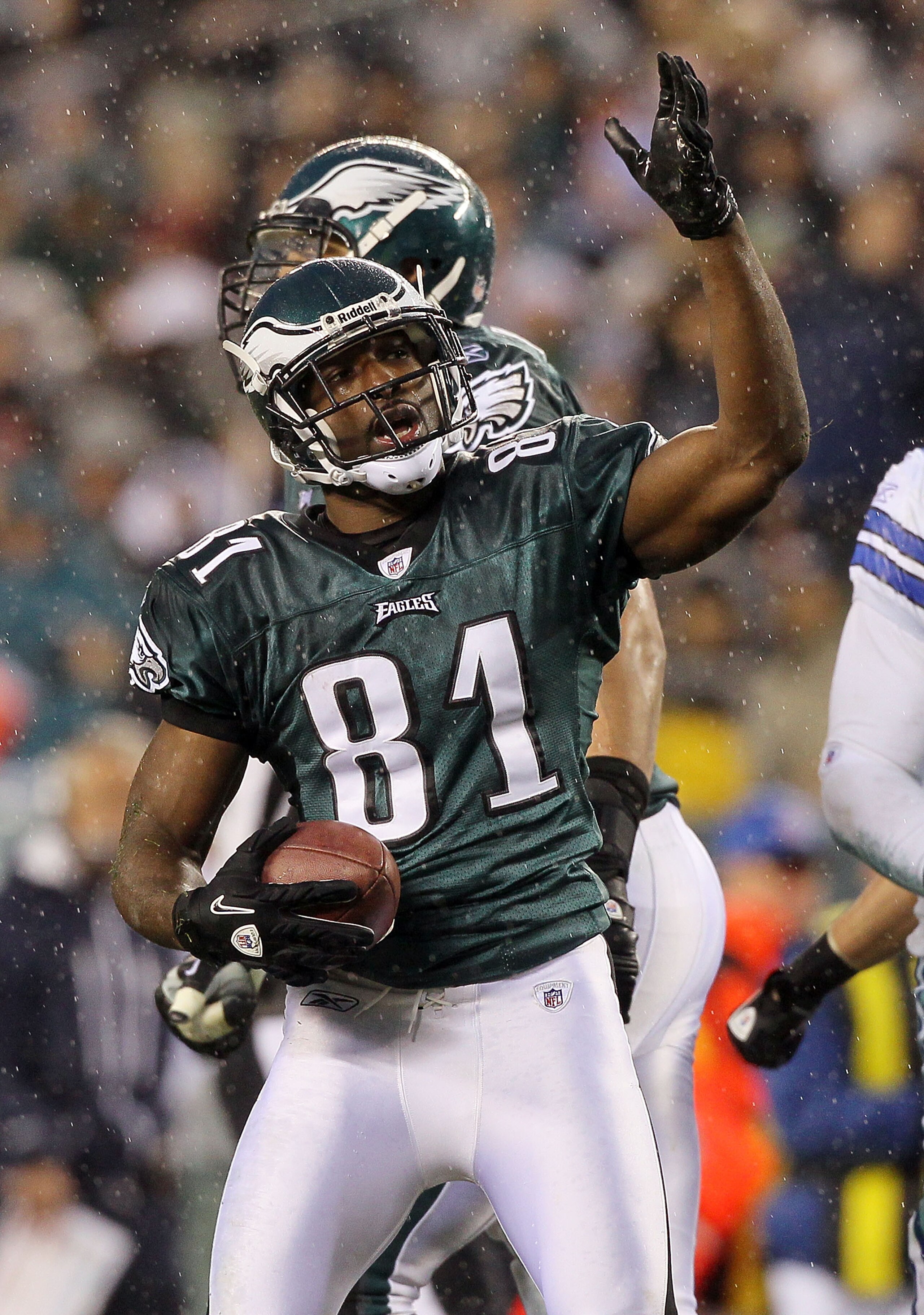 PHILADELPHIA, PA - JANUARY 02: Jason Avant #81 of the Philadelphia Eagles celebrates a play against the Dallas Cowboys on January 2, 2011 at Lincoln Financial Field in Philadelphia, Pennsylvania. (Photo by Jim McIsaac/Getty Images) PHILADELPHIA, PA - JANUARY 02: Jason Avant #81 of the Philadelphia Eagles celebrates a play against the Dallas Cowboys on January 2, 2011 at Lincoln Financial Field in Philadelphia, Pennsylvania. (Photo by Jim McIsaac/Getty Images)
