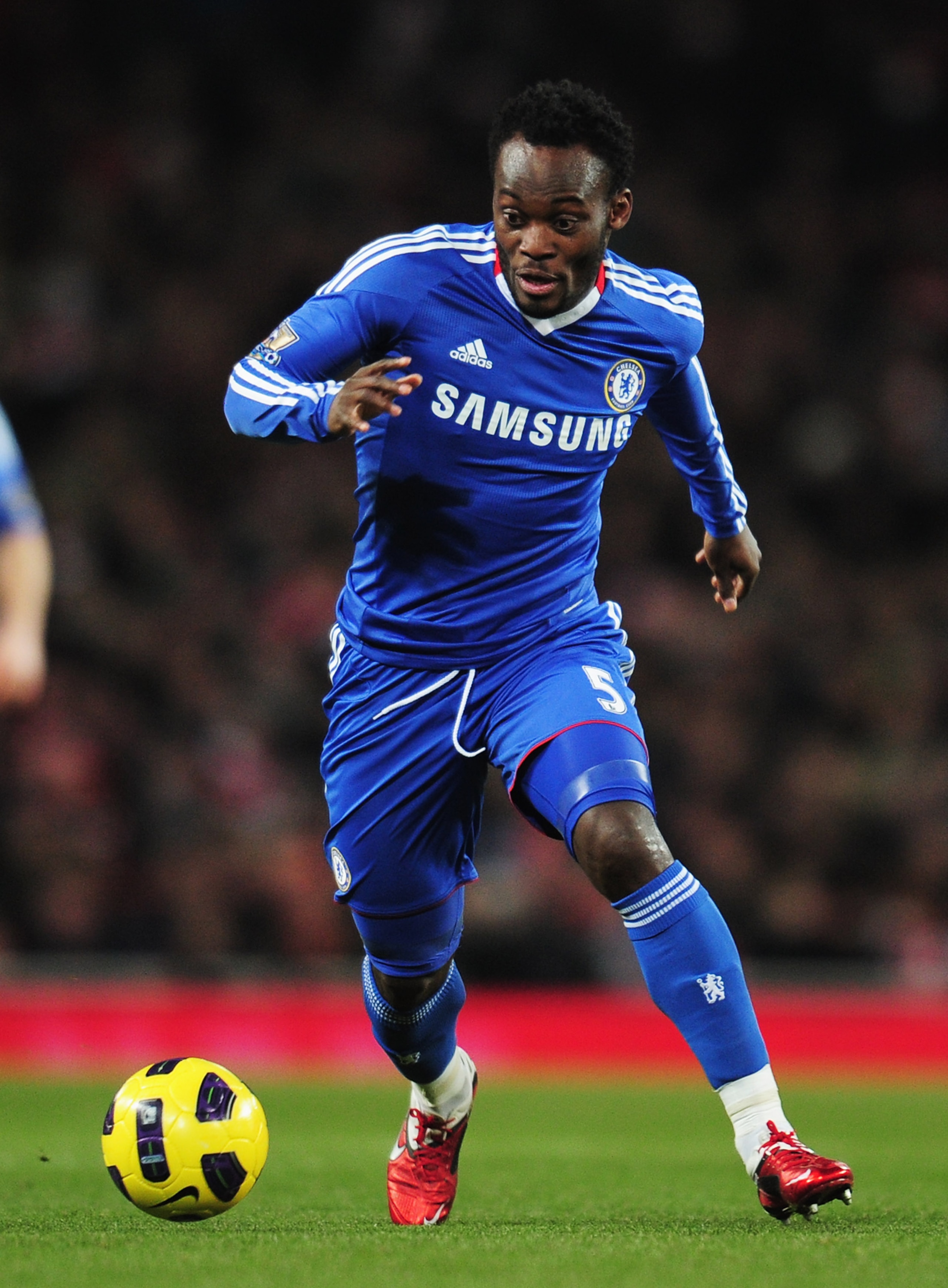 LONDON, ENGLAND - DECEMBER 27: Michael Essien of Chelsea in action during the Barclays Premier League match between Arsenal and Chelsea at the Emirates Stadium on December 27, 2010 in London, England. (Photo by Shaun Botterill/Getty Images) LONDON, ENGLAND - DECEMBER 27: Michael Essien of Chelsea in action during the Barclays Premier League match between Arsenal and Chelsea at the Emirates Stadium on December 27, 2010 in London, England. (Photo by Shaun Botterill/Getty Images)