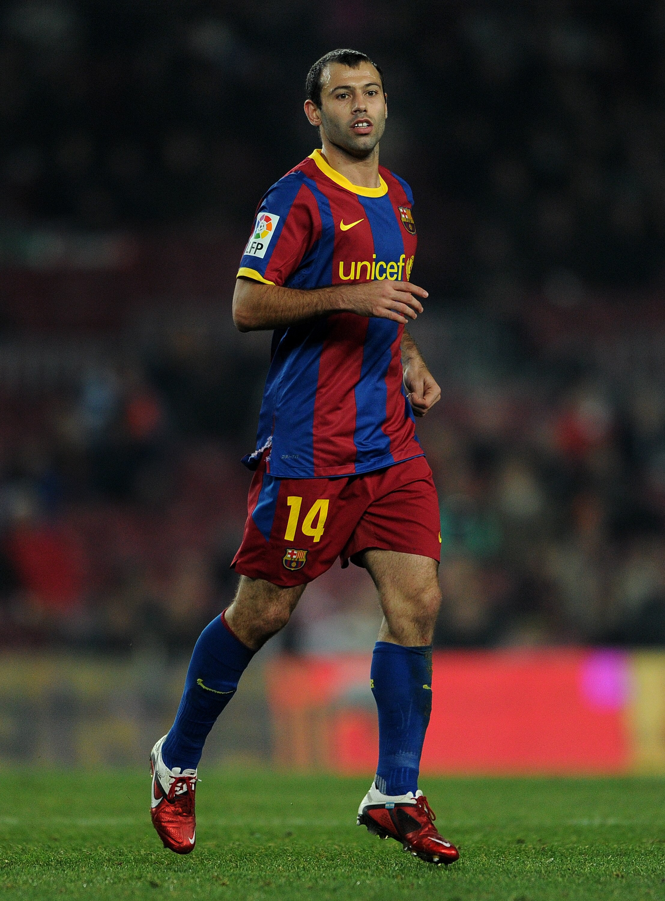 BARCELONA, SPAIN - DECEMBER 21:  Javier Mascherano of Barcelona during the round of last 16 Copa del Rey match between FC Barcelona and Athletic Bilbao at the Camp Nou stadium on December 21, 2010 in Barcelona, Spain.  (Photo by Jasper Juinen/Getty Images