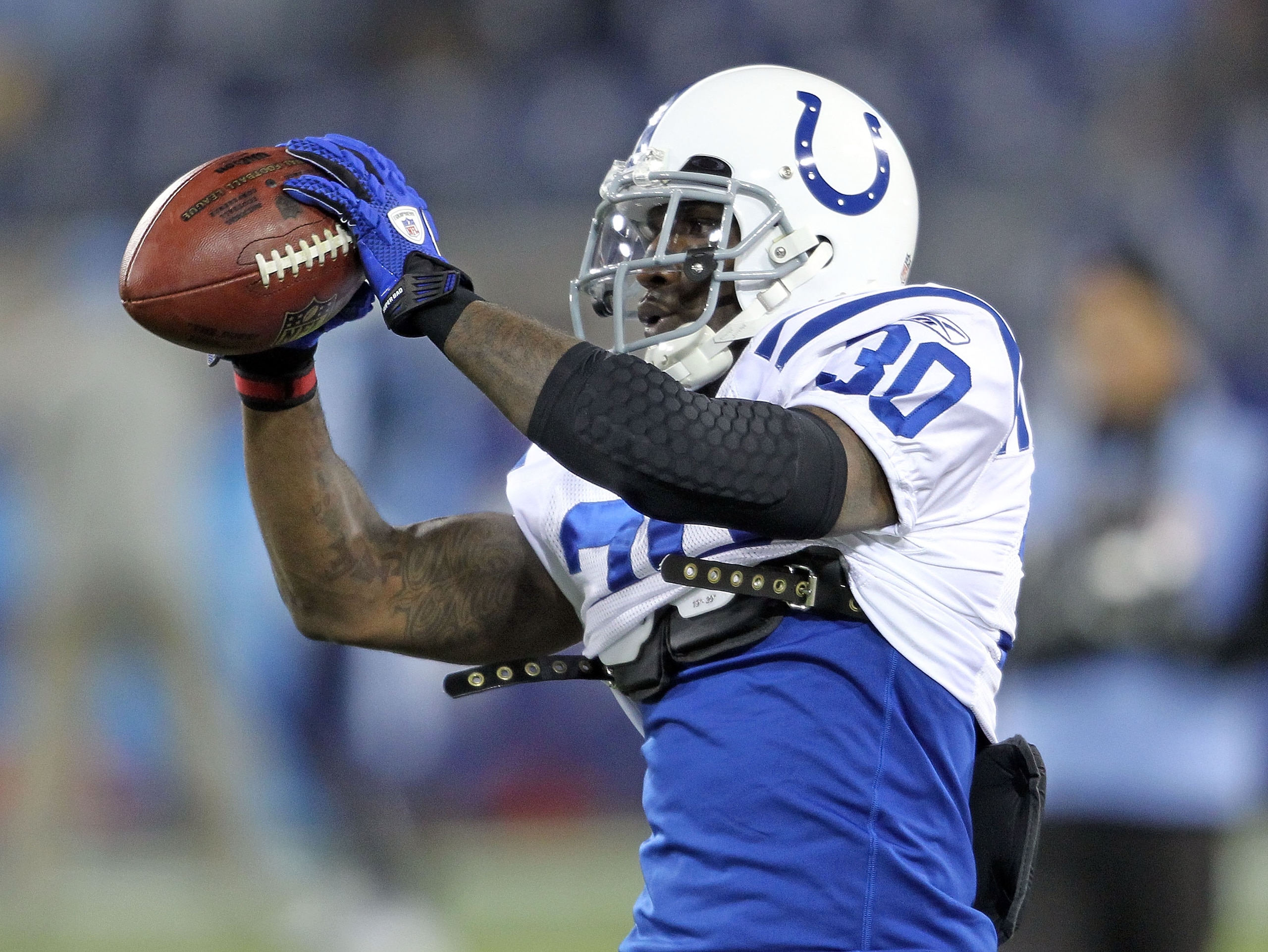 NASHVILLE, TN - DECEMBER 09:  Dominic Rhodes #30 of the Indianapolis Colts catches a pass before the NFL game against the Tennessee Titans  at LP Field on December 9, 2010 in Nashville, Tennessee.  (Photo by Andy Lyons/Getty Images)