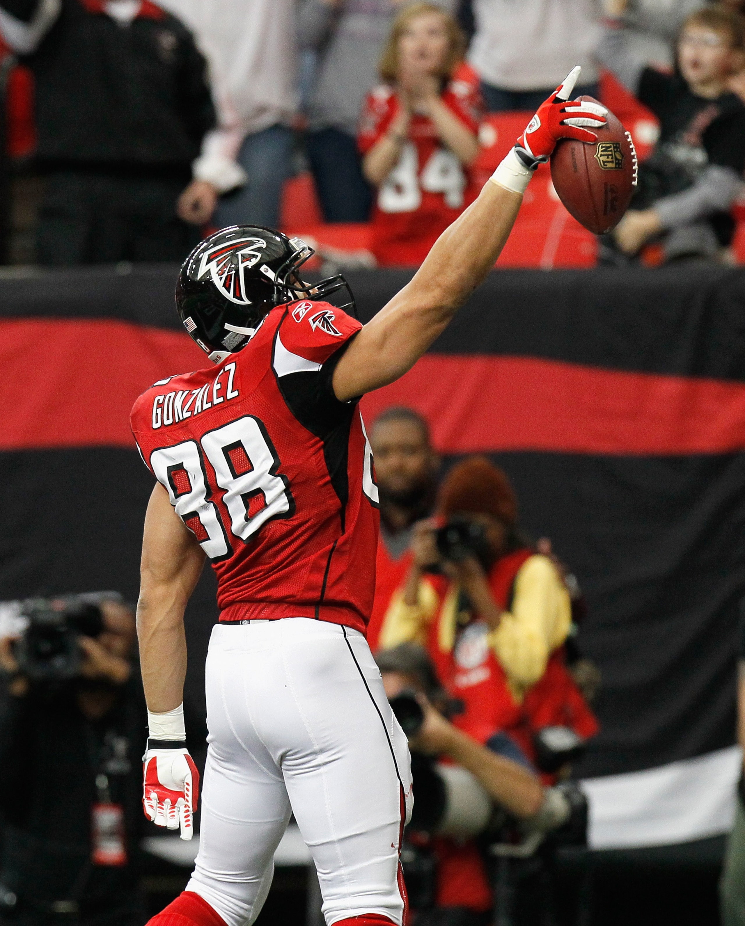 ATLANTA, GA - JANUARY 02:  Tony Gonzalez #88 of the Atlanta Falcons reacts after scoring a touchdown against the Carolina Panthers at Georgia Dome on January 2, 2011 in Atlanta, Georgia.  (Photo by Kevin C. Cox/Getty Images)
