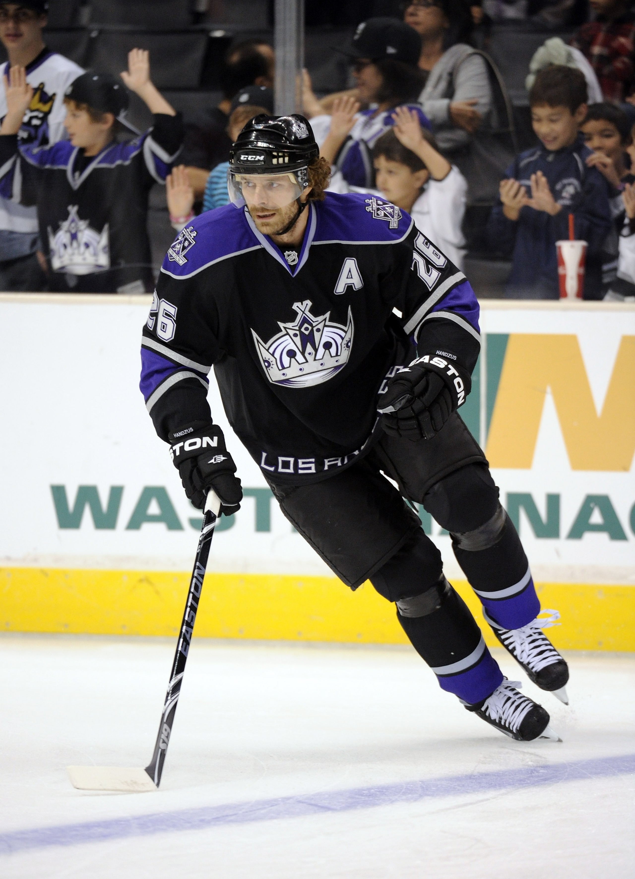 LOS ANGELES, CA - OCTOBER 15:  Michal Handzus #26 of the Los Angeles Kings warms up against the Vancouver Canucks at the Staples Center on October 15, 2010 in Los Angeles, California.  (Photo by Harry How/Getty Images)