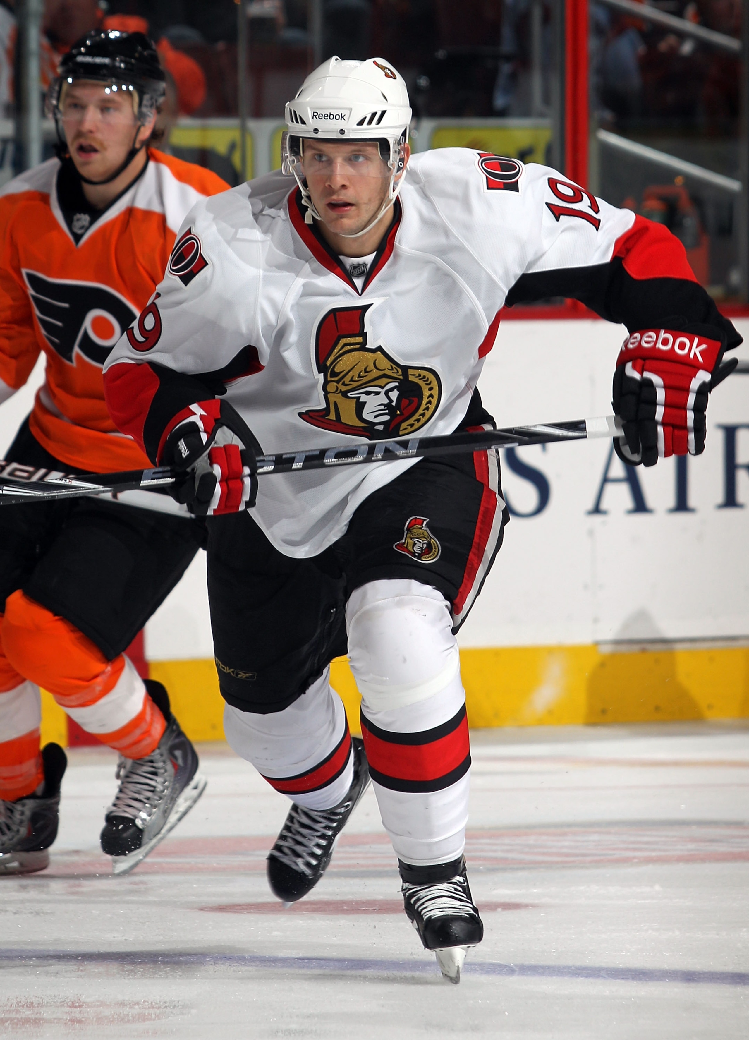 PHILADELPHIA - NOVEMBER 15:  Jason Spezza #19 of the Ottawa Senators skates against the Philadelphia Flyers at the Wells Fargo Center on November 15, 2010 in Philadelphia, Pennsylvania.  (Photo by Bruce Bennett/Getty Images)