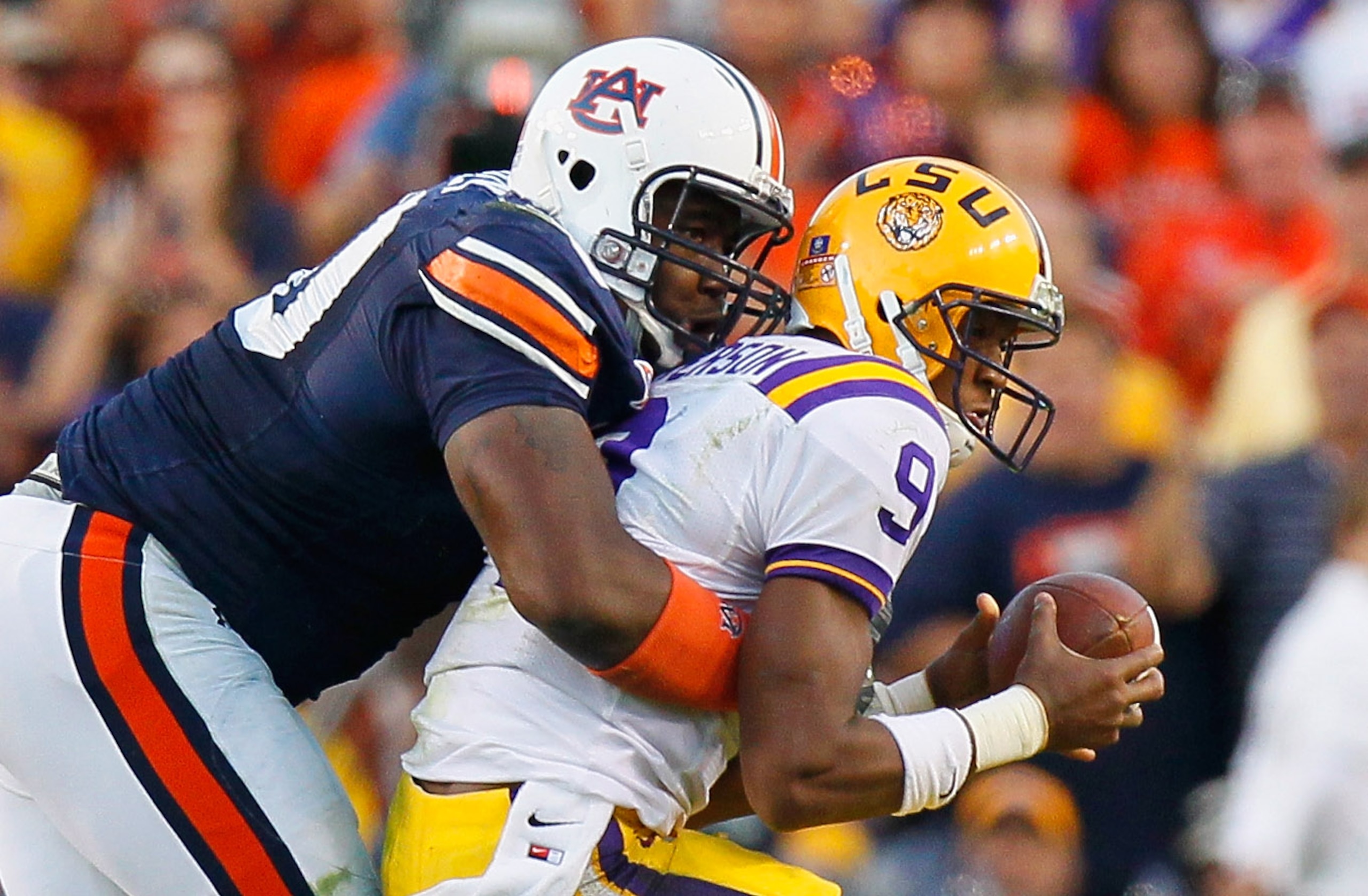AUBURN, AL - OCTOBER 23: Nick Fairley #90 of the Auburn Tigers sacks quarterback Jordan Jefferson #9 of the LSU Tigers at Jordan-Hare Stadium on October 23, 2010 in Auburn, Alabama. (Photo by Kevin C. Cox/Getty Images) AUBURN, AL - OCTOBER 23: Nick Fairley #90 of the Auburn Tigers sacks quarterback Jordan Jefferson #9 of the LSU Tigers at Jordan-Hare Stadium on October 23, 2010 in Auburn, Alabama. (Photo by Kevin C. Cox/Getty Images)