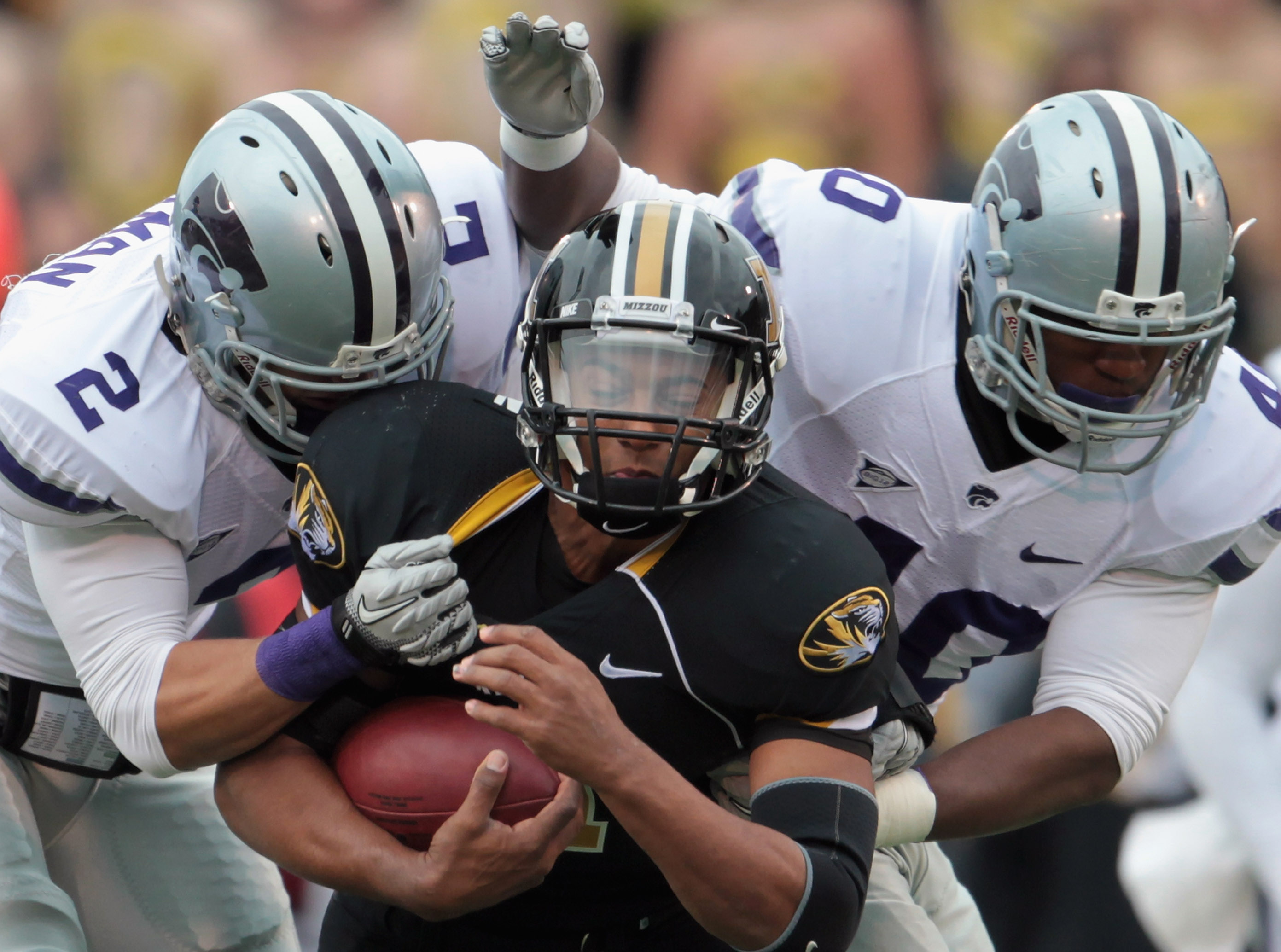 COLUMBIA, MO - NOVEMBER 13:  Quarterback James Franklin #1 of the Missouri Tigers carries the ball during the game against the Kansas State Wildcats on November 13, 2010 at Faurot Field/Memorial Stadium in Columbia, Missouri.  (Photo by Jamie Squire/Getty