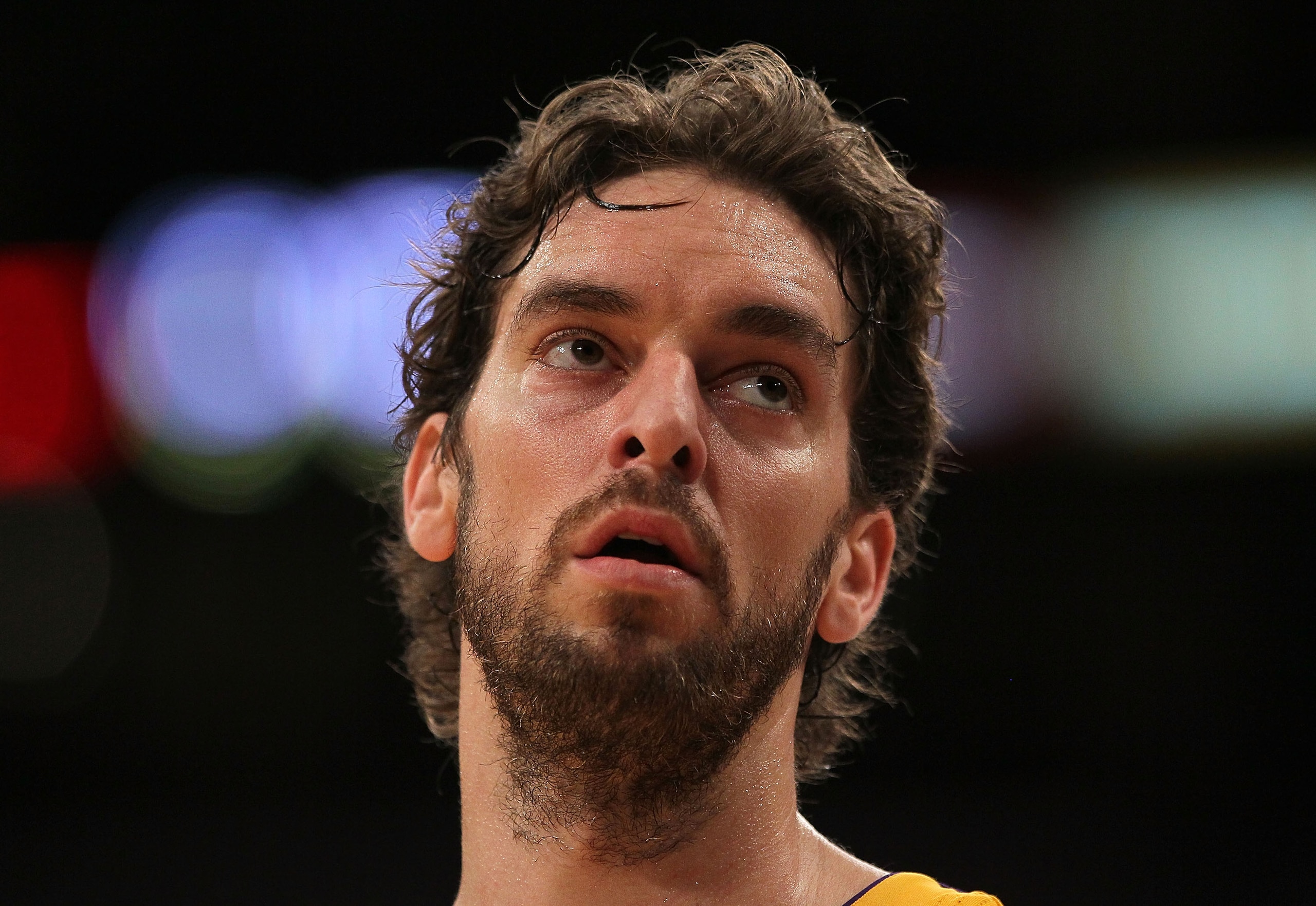LOS ANGELES, CA - NOVEMBER 02: Pau Gasol #16 of the Los Angeles Lakers plays in the game against the Memphis Grizzlies at Staples Center on November 2, 2010 in Los Angeles, California. The Lakers defeated the Grizzlies 124-105. NOTE TO USER: User express LOS ANGELES, CA - NOVEMBER 02: Pau Gasol #16 of the Los Angeles Lakers plays in the game against the Memphis Grizzlies at Staples Center on November 2, 2010 in Los Angeles, California. The Lakers defeated the Grizzlies 124-105. NOTE TO USER: User express
