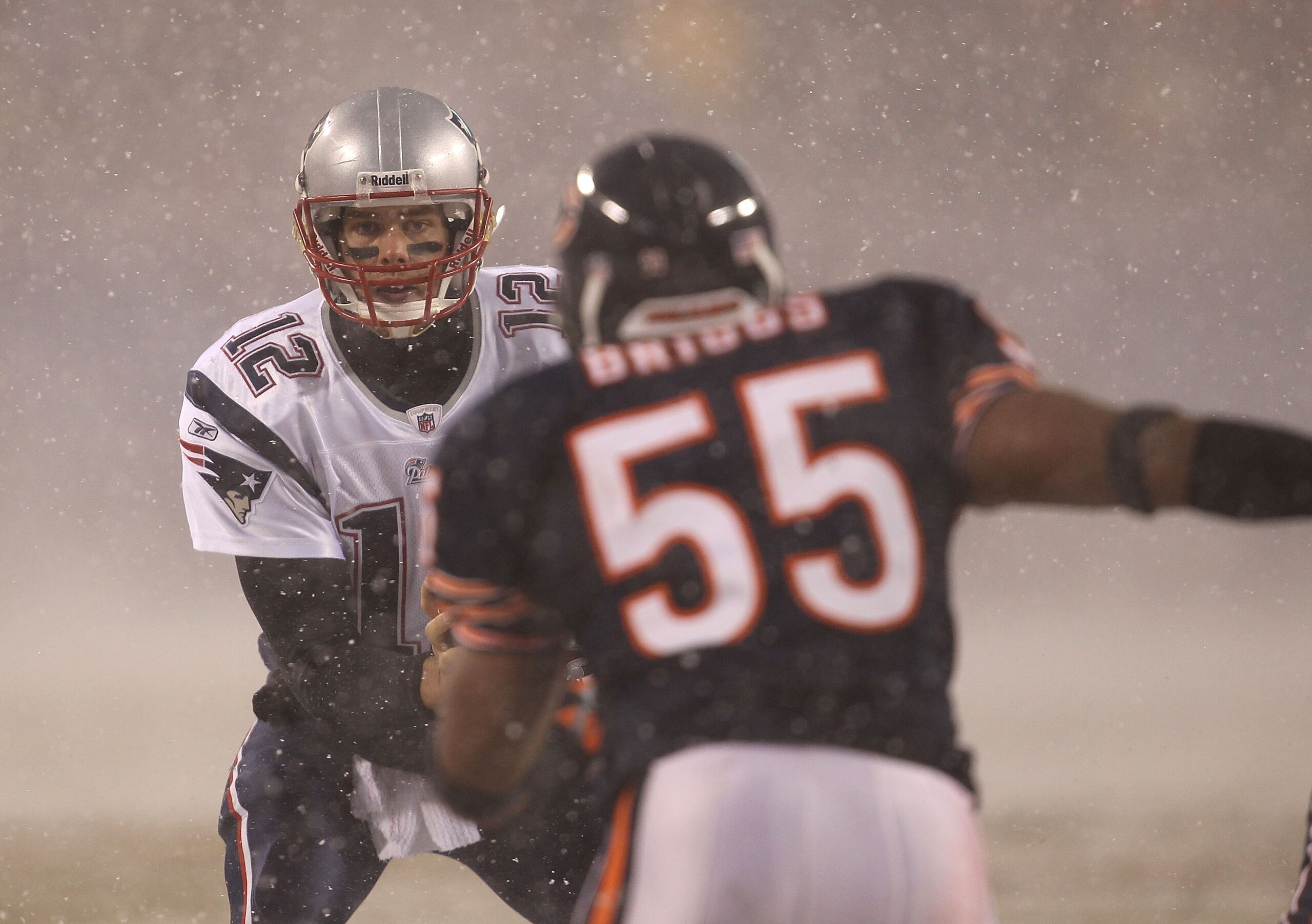 CHICAGO, IL - DECEMBER 12: Lance Briggs #55 of the Chicago Bears rushes against Tom Brady #12 of the New England Patriots at Soldier Field on December 12, 2010 in Chicago, Illinois. The Patriots defeated the Bears 36-7. (Photo by Jonathan Daniel/Getty Ima
