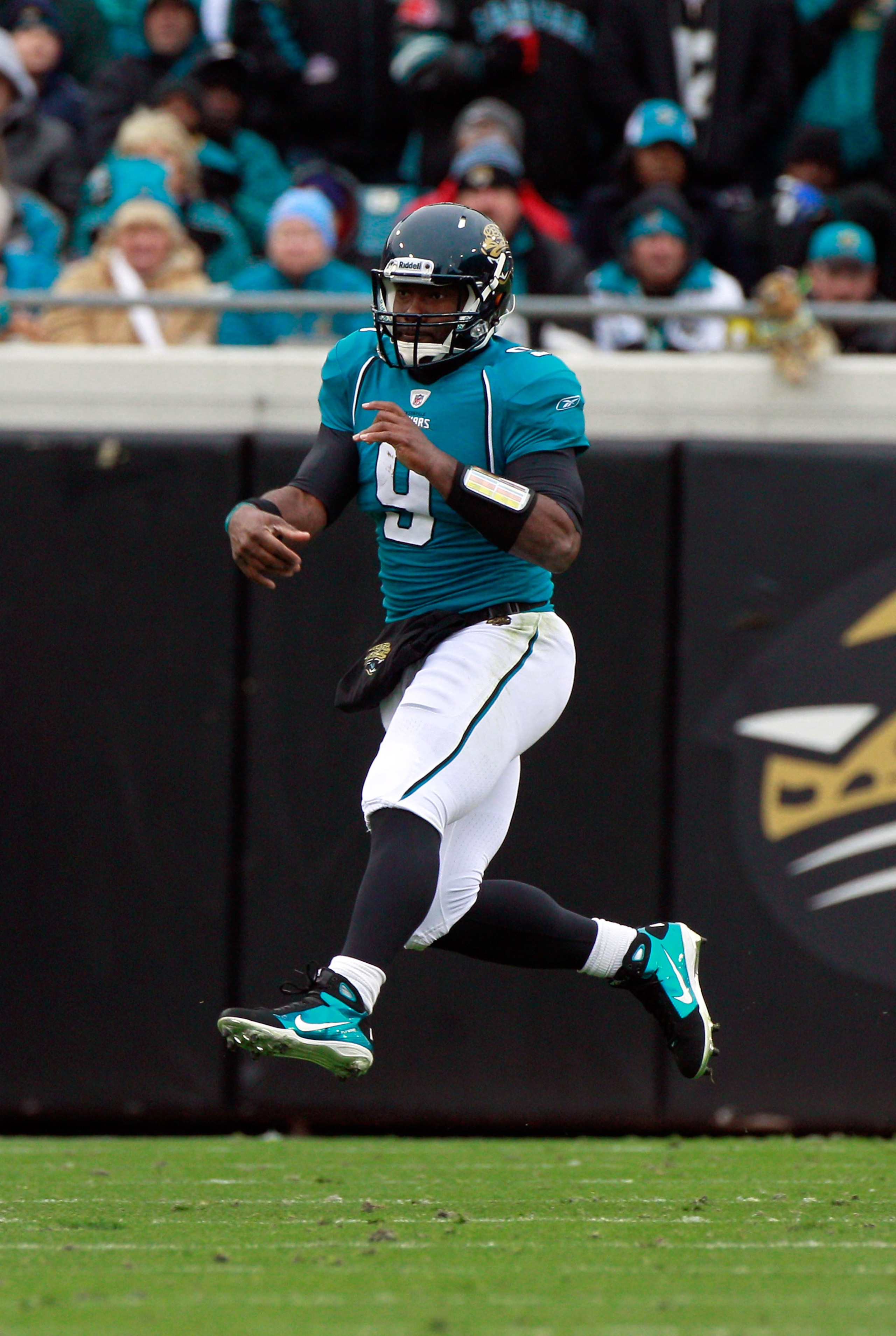 JACKSONVILLE, FL - DECEMBER 26:  Quarterback David Garrard #9 of the Jacksonville Jaguars attempts a pass during the game against the Washington Redskins at EverBank Field on December 26, 2010 in Jacksonville, Florida.  (Photo by Sam Greenwood/Getty Image