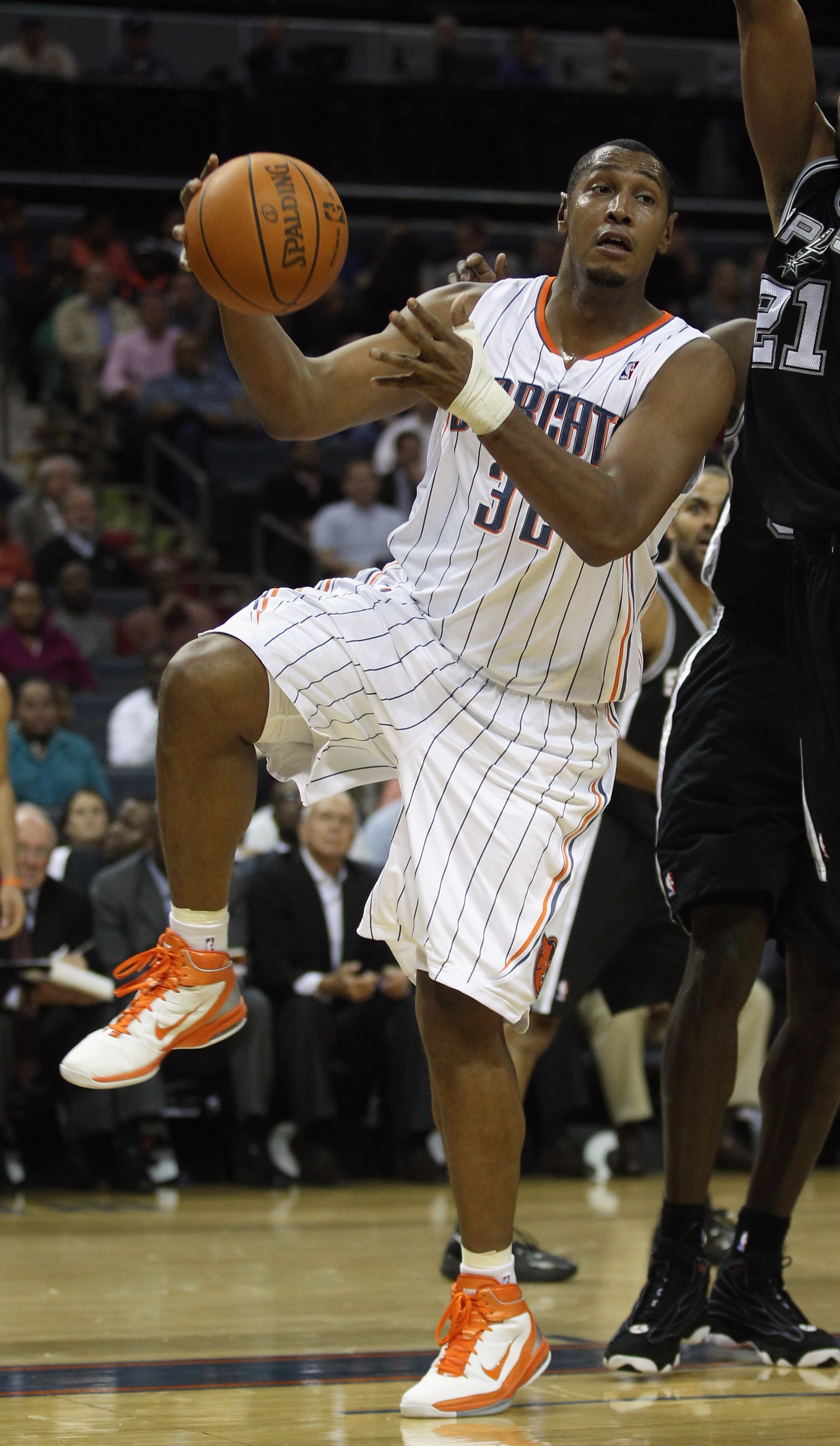 CHARLOTTE, NC - NOVEMBER 08:  Boris Diaw #32 of the Charlotte Bobcats against the San Antonio Spurs during their game at Time Warner Cable Arena on November 8, 2010 in Charlotte, North Carolina.  NOTE TO USER: User expressly acknowledges and agrees that,