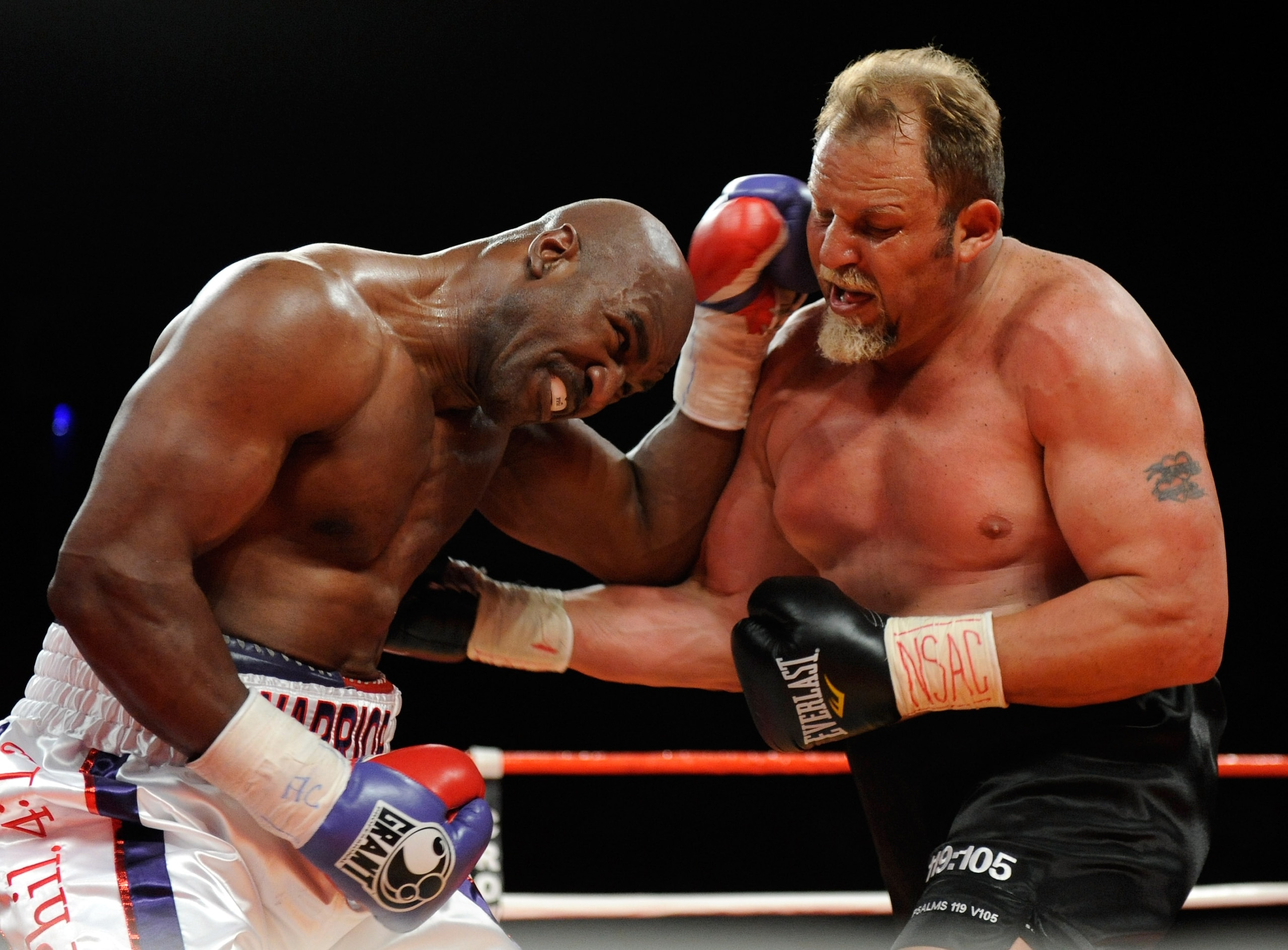 LAS VEGAS - APRIL 10:  Evander Holyfield (L) and Francois Botha trade blows in the third round of their heavyweight bout at the Thomas & Mack Center April 10, 2010 in Las Vegas, Nevada. Holyfield won by TKO in the eighth round.  (Photo by Ethan Miller/Get