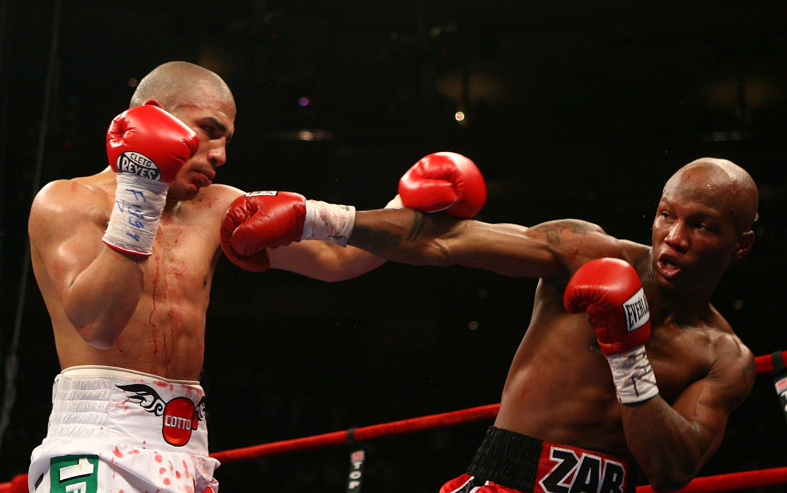 NEW YORK - JUNE 09:  Miguel Cotto of Puerto Rico swings a left at Zab Judah during their WBA Welterweight Championship bout on June 9, 2007 at Madison Square Garden in New York City.  (Photo by Nick Laham/Getty Images)