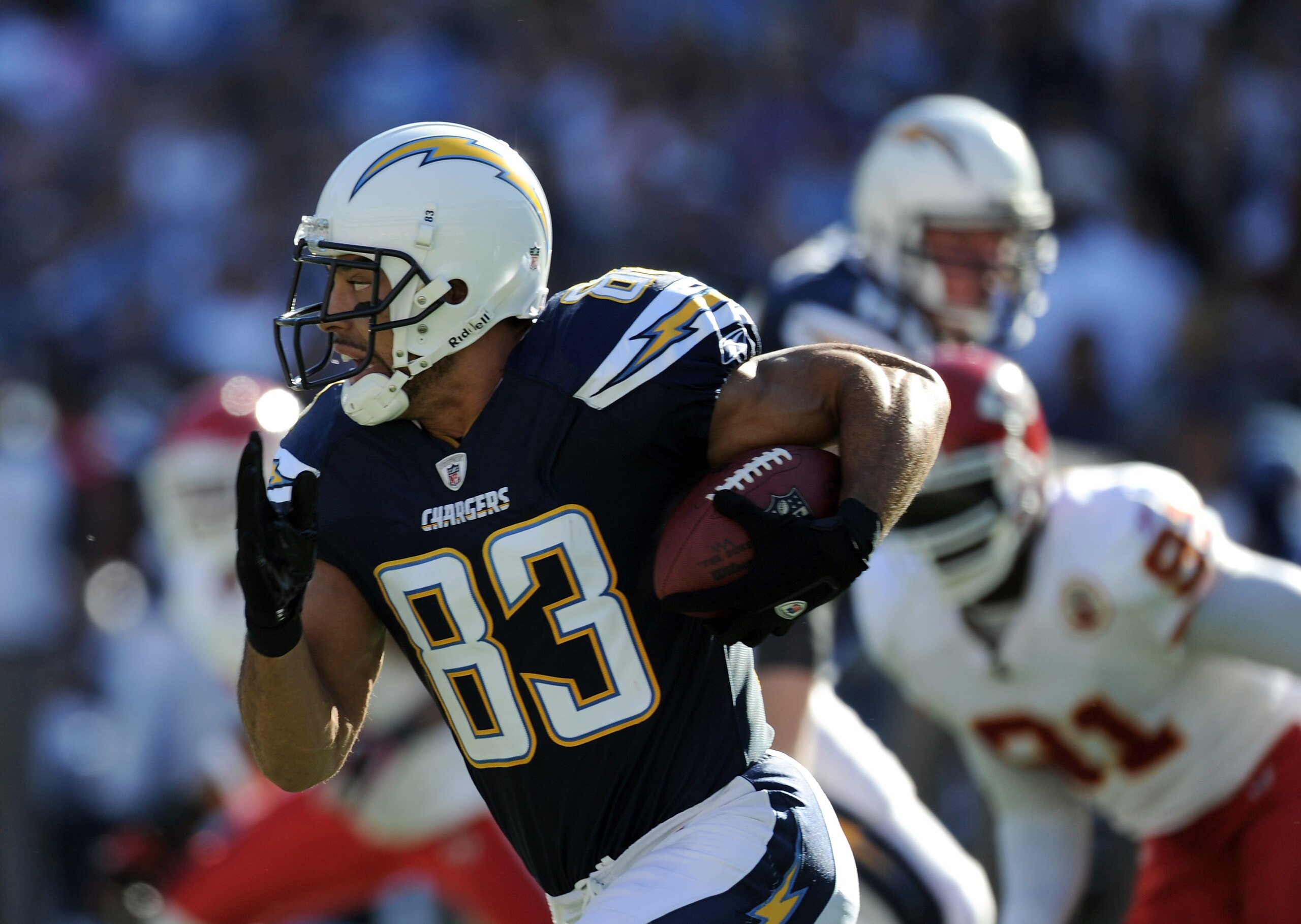 SAN DIEGO, CA - DECEMBER 12: Vincent Jackson #83 of the San Diego Chargers carries the ball on a reverse against the Kansas City Chiefs during the first quarter at Qualcomm Stadium on December 12, 2010 in San Diego, California. (Photo by Harry How/Getty SAN DIEGO, CA - DECEMBER 12: Vincent Jackson #83 of the San Diego Chargers carries the ball on a reverse against the Kansas City Chiefs during the first quarter at Qualcomm Stadium on December 12, 2010 in San Diego, California. (Photo by Harry How/Getty