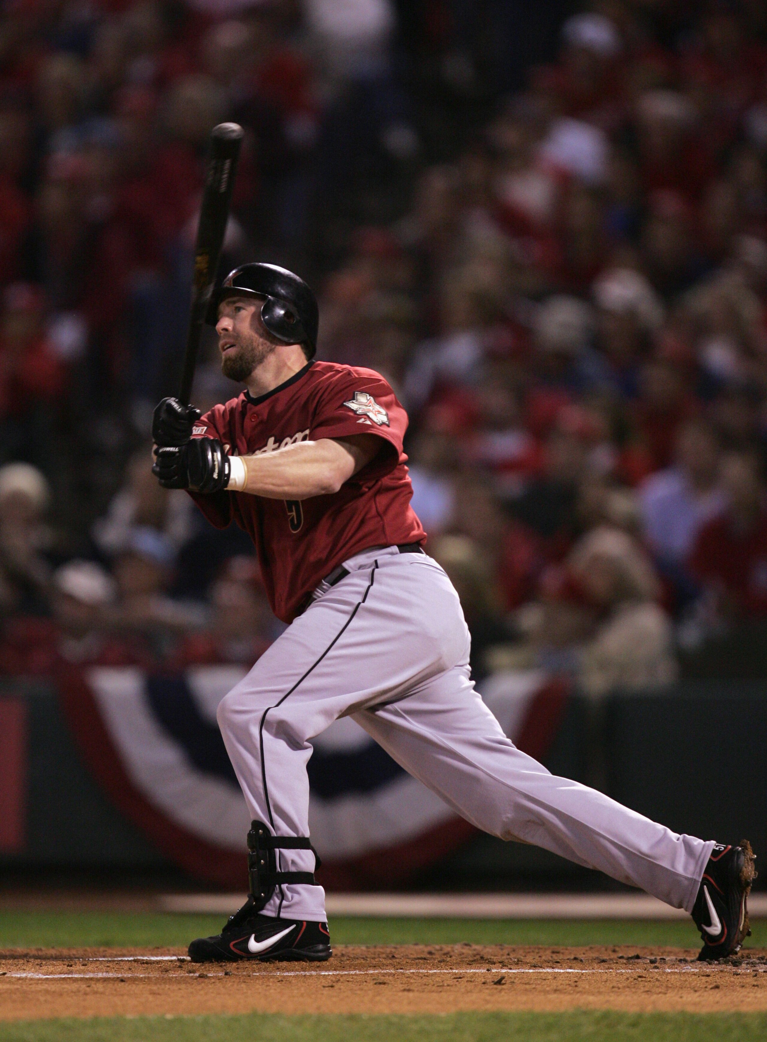 ST. LOUIS, MO - OCTOBER 21:  Infielde Jeff Bagwell #5 of the Houston Astros swings at a St. Louis Cardinals pitch in game seven of the National League Championship Series during the 2004 Major League Baseball Playoffs on October 21, 2004 at Busch Stadium 