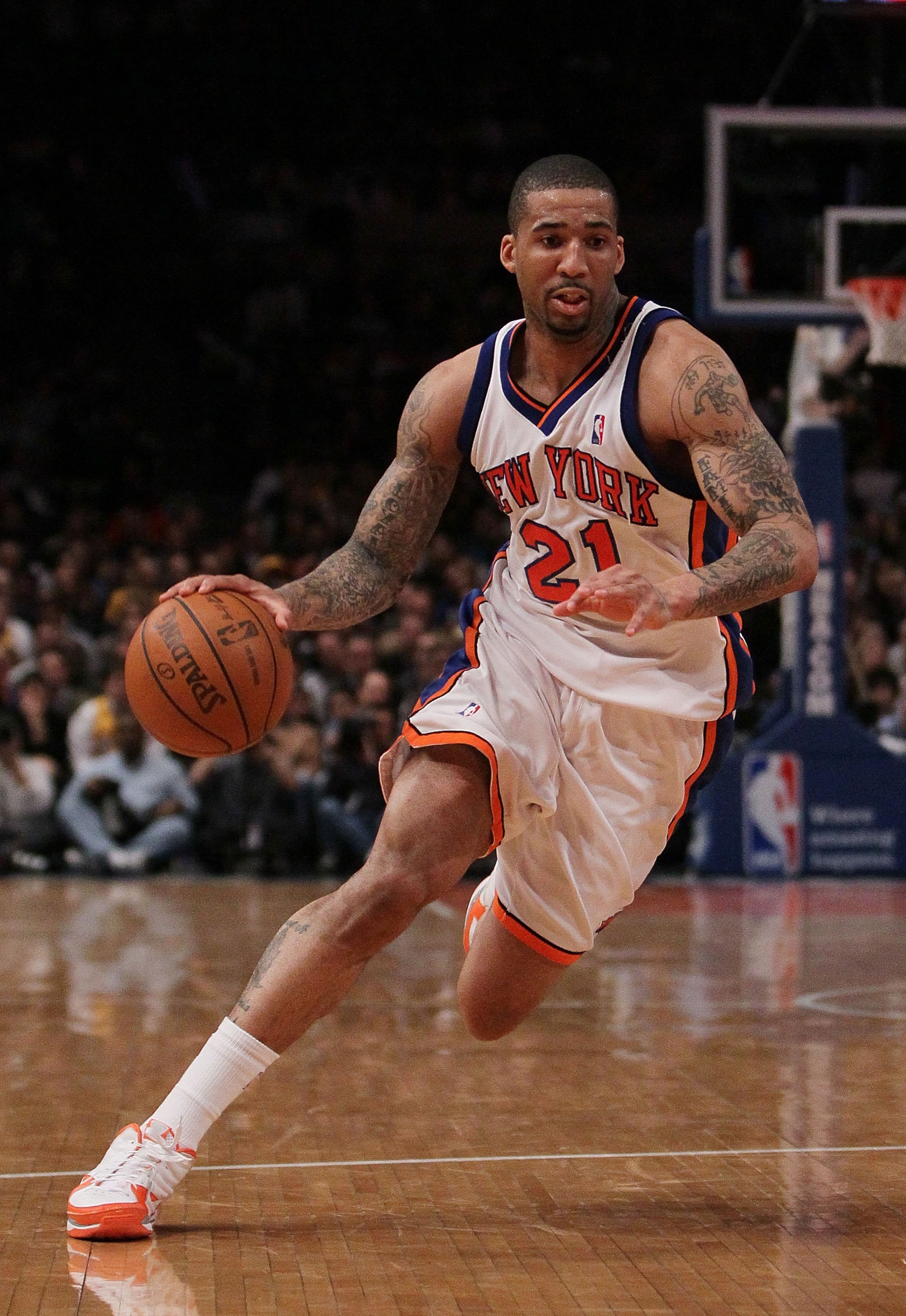 NEW YORK - JANUARY 22: Wilson Chandler #21 of the New York Knicks in action against the Los Angeles Lakers during their game at Madison Square Garden on January 22, 2010 in New York, New York. NOTE TO USER: User expressly acknowledges and agrees that, NEW YORK - JANUARY 22: Wilson Chandler #21 of the New York Knicks in action against the Los Angeles Lakers during their game at Madison Square Garden on January 22, 2010 in New York, New York. NOTE TO USER: User expressly acknowledges and agrees that,