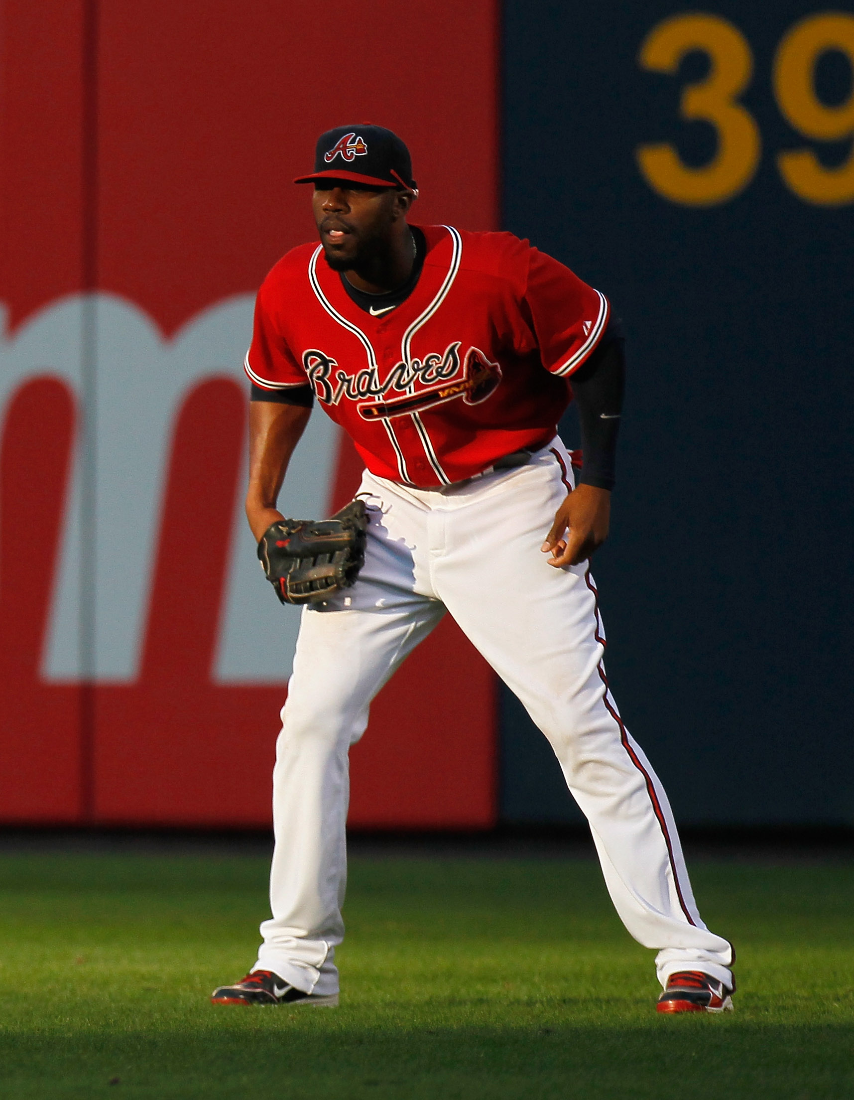 Heyward, Prado lead Atlanta past Padres