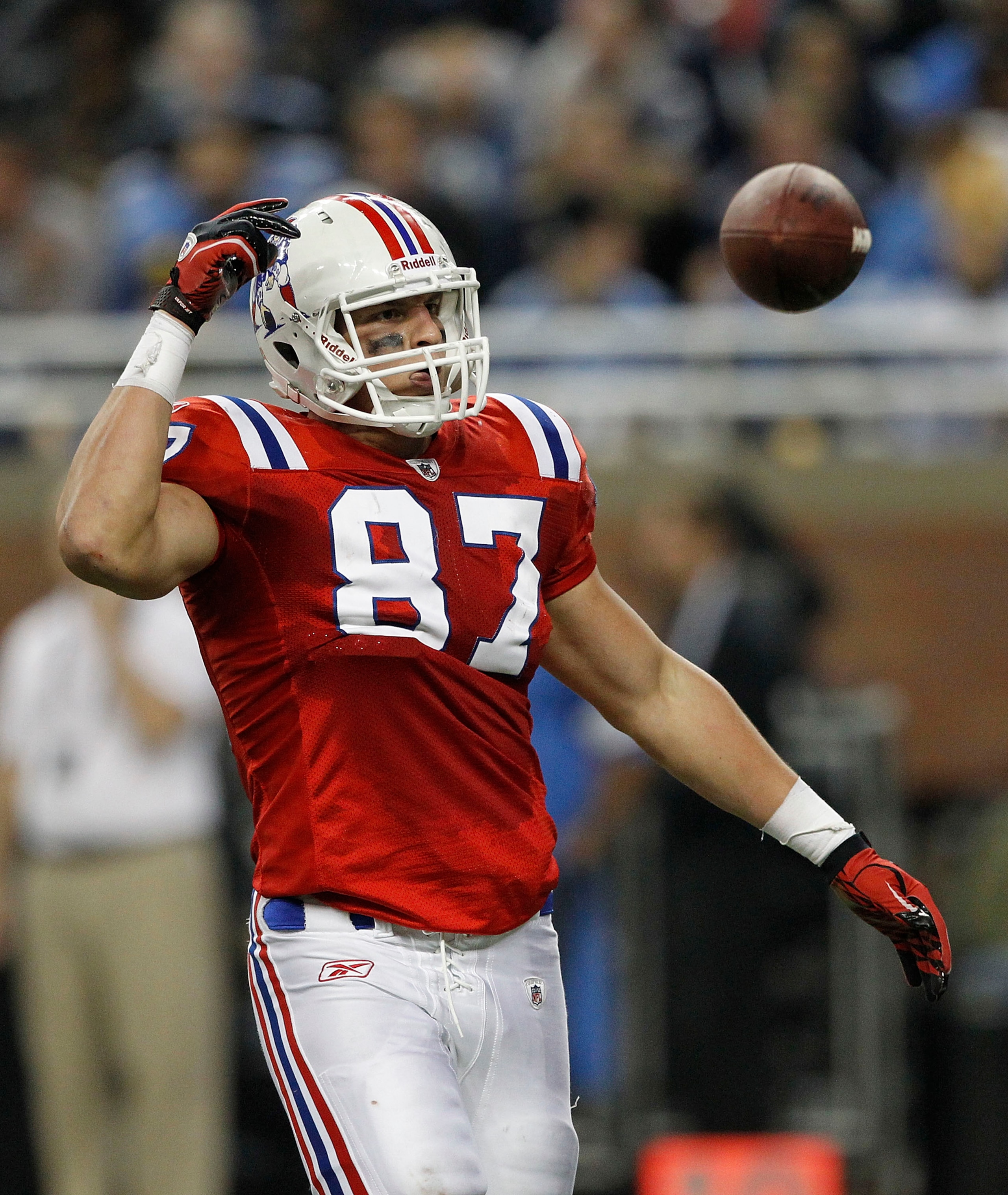 DETROIT - NOVEMBER 25: Ron Gronkowski #87 of the New England Patriots celebrates a first down catch during the fourth of the game against the Detroit Lions at Ford Field on November 25, 2010 in Detroit, Michigan. New England defeated Detroit 45-24.  (Phot