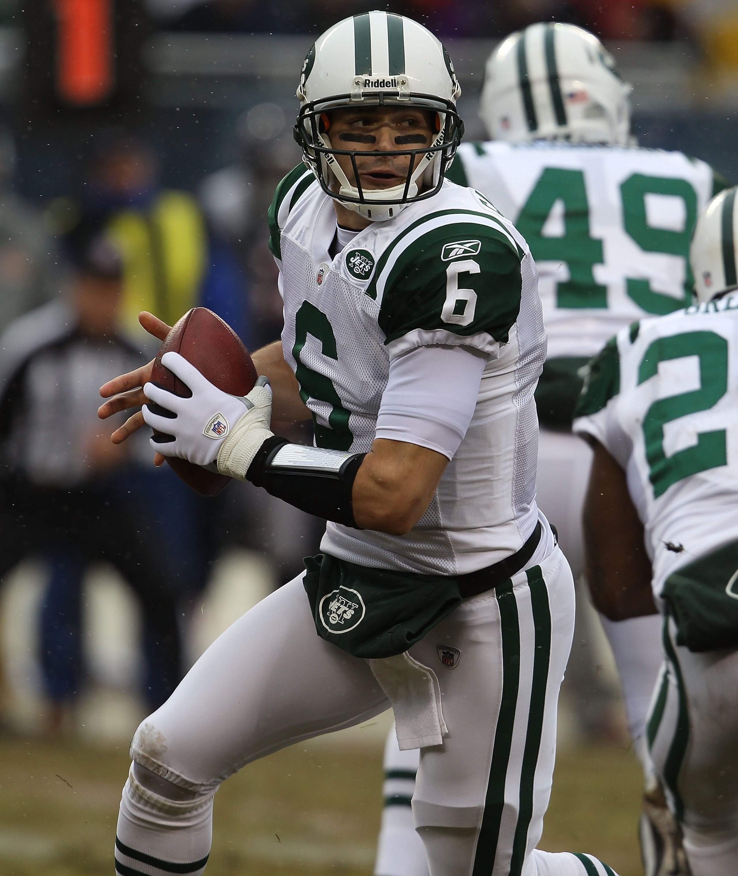 CHICAGO, IL - DECEMBER 26: Mark Sanchez #6 of the New York Jets rolls out to look for a receiver against the Chicago Bears at Soldier Field on December 26, 2010 in Chicago, Illinois. The Bears defeated the Jets 38-34. (Photo by Jonathan Daniel/Getty Image
