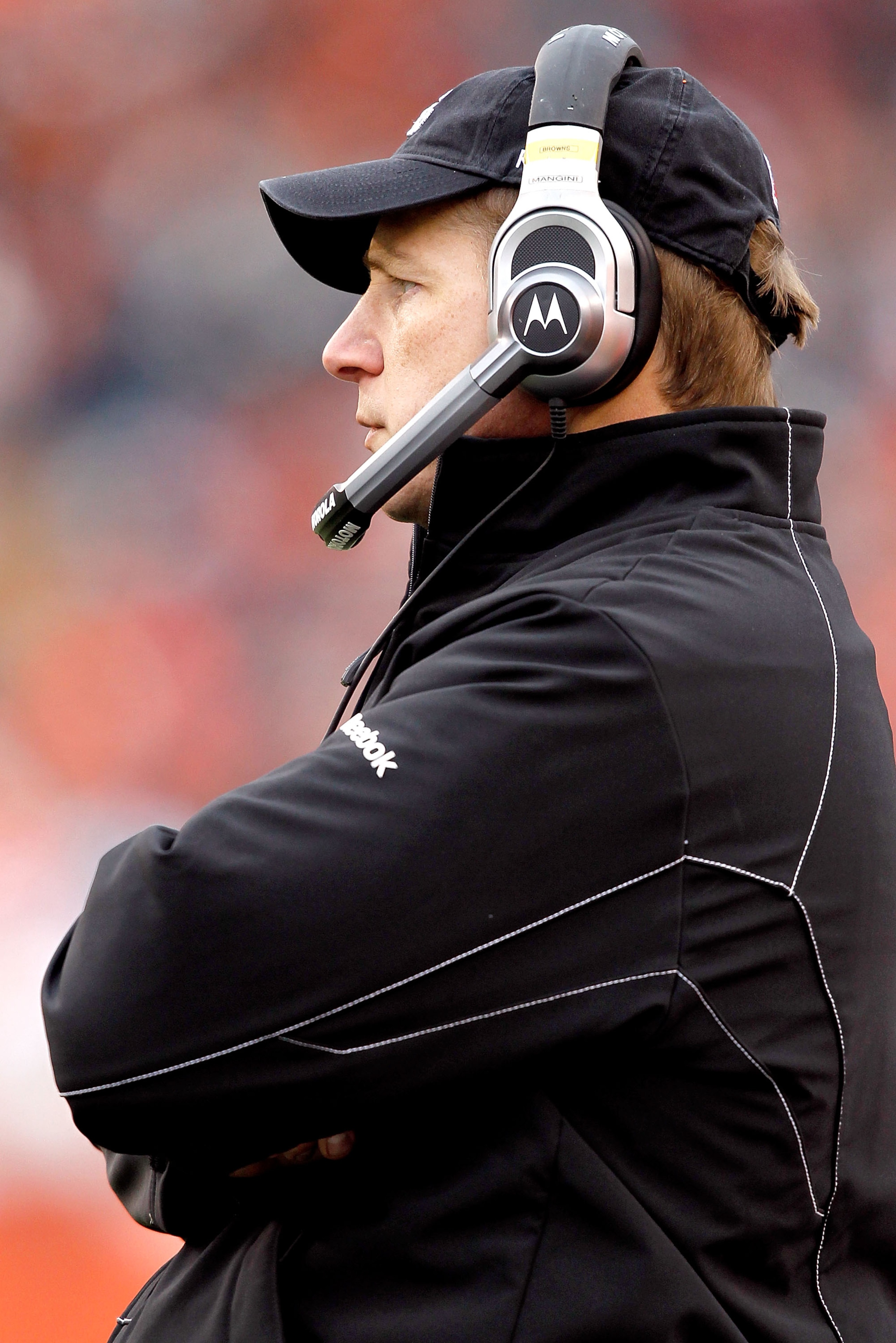 CINCINNATI, OH - DECEMBER 19:  Head coach Eric Mangini of the Cleveland Browns on the sidelines while playing the Cincinnati Bengals at Paul Brown Stadium on December 19, 2010 in Cincinnati, Ohio.  (Photo by Matthew Stockman/Getty Images)