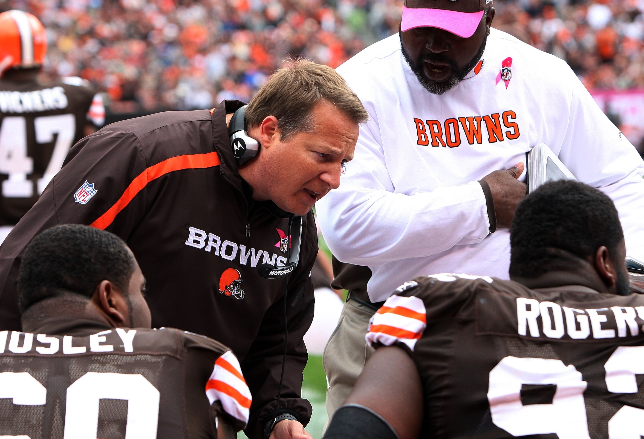 CLEVELAND - OCTOBER 04:  Head coach Eric Mangini of the Cleveland Browns looks on against the Cincinnati Bengals during their game at Cleveland Browns Stadium on October 4, 2009 in Cleveland, Ohio.  (Photo by Jim McIsaac/Getty Images)