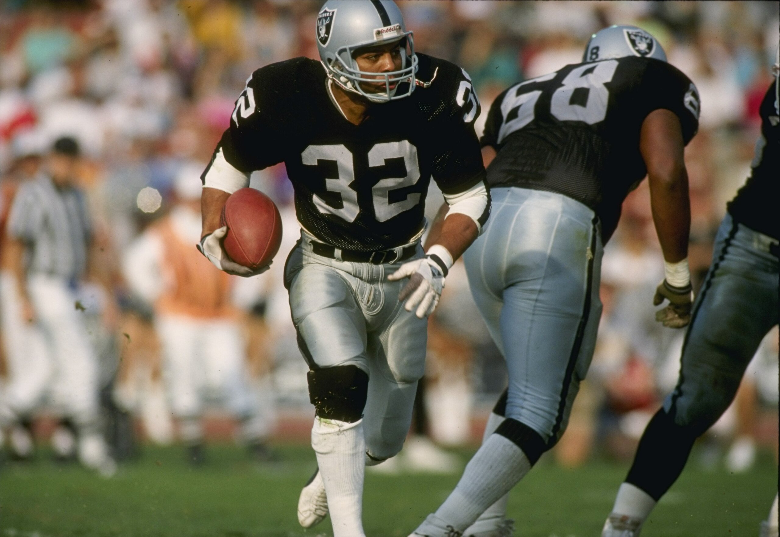 23 Mar 1997: Running back Marcus Allen of the Los Angeles Raiders in action during a game against the Phoenix Cardinals at the Memorial Coliseum in Los Angeles, California. The Raiders won the game, 16-14. 23 Mar 1997: Running back Marcus Allen of the Los Angeles Raiders in action during a game against the Phoenix Cardinals at the Memorial Coliseum in Los Angeles, California. The Raiders won the game, 16-14.