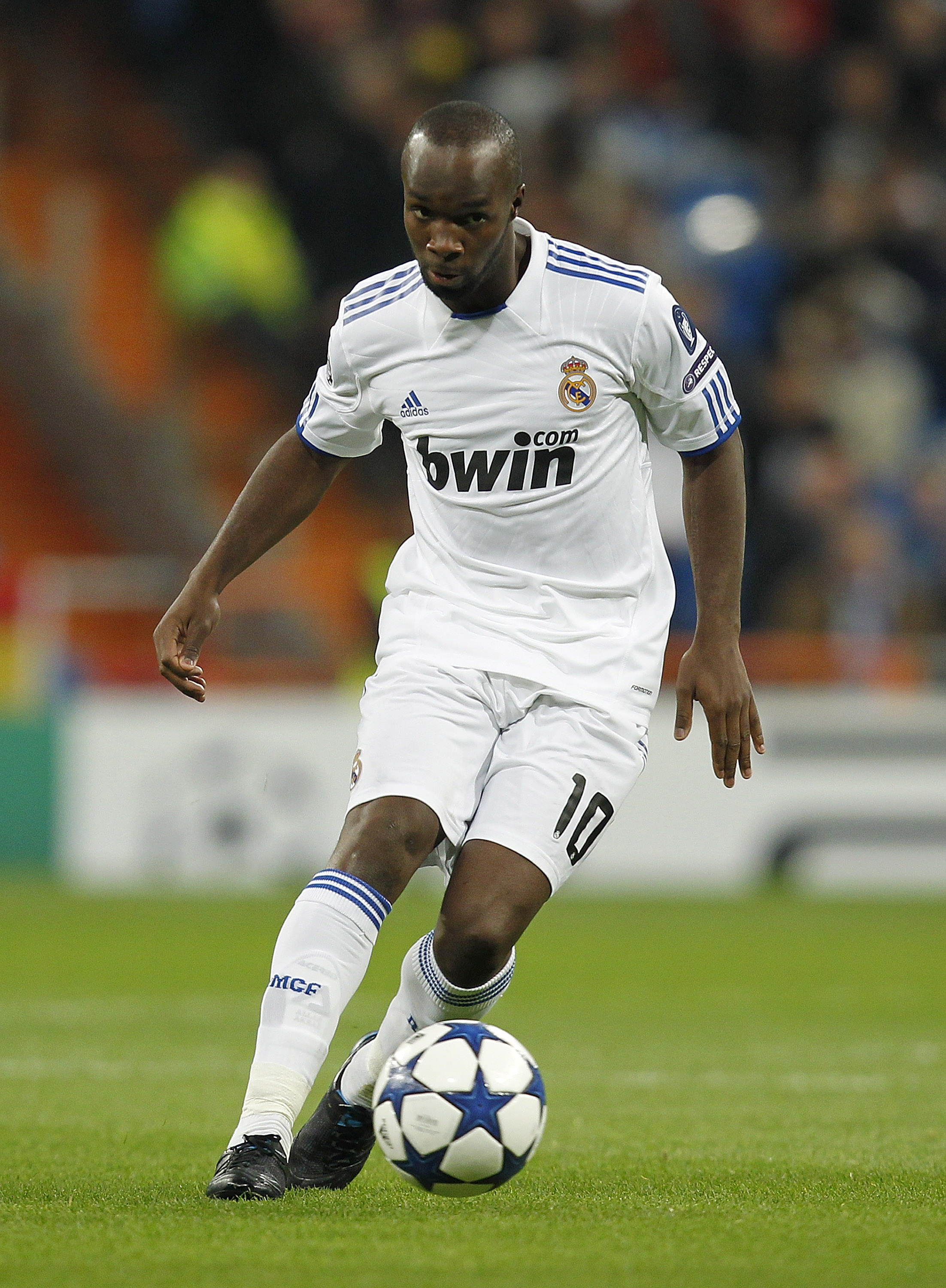 MADRID, SPAIN - DECEMBER 08:  Lass Diarra of Real Madrid in action during the Champions League group G match between Real Madrid and AJ Auxerre at Estadio Santiago Bernabeu on December 8, 2010 in Madrid, Spain.  (Photo by Angel Martinez/Getty Images)