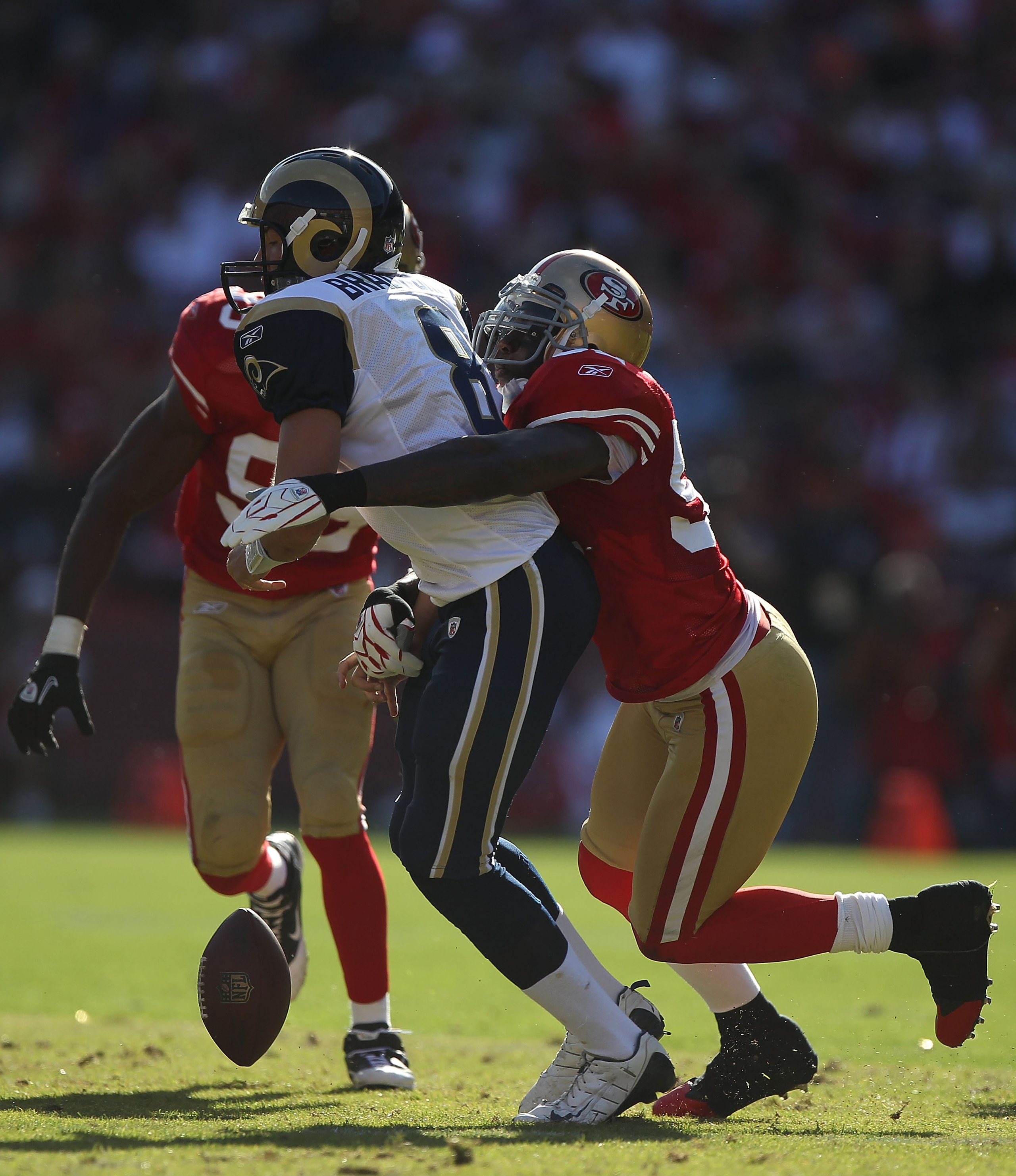 SAN FRANCISCO - NOVEMBER 14:  Patrick Willis #52 of the San Francisco 49ers sacks Sam Bradford #8 of the St. Louis Rams during an NFL game at Candlestick Park on November 14, 2010 in San Francisco, California.(Photo by Jed Jacobsohn/Getty Images)