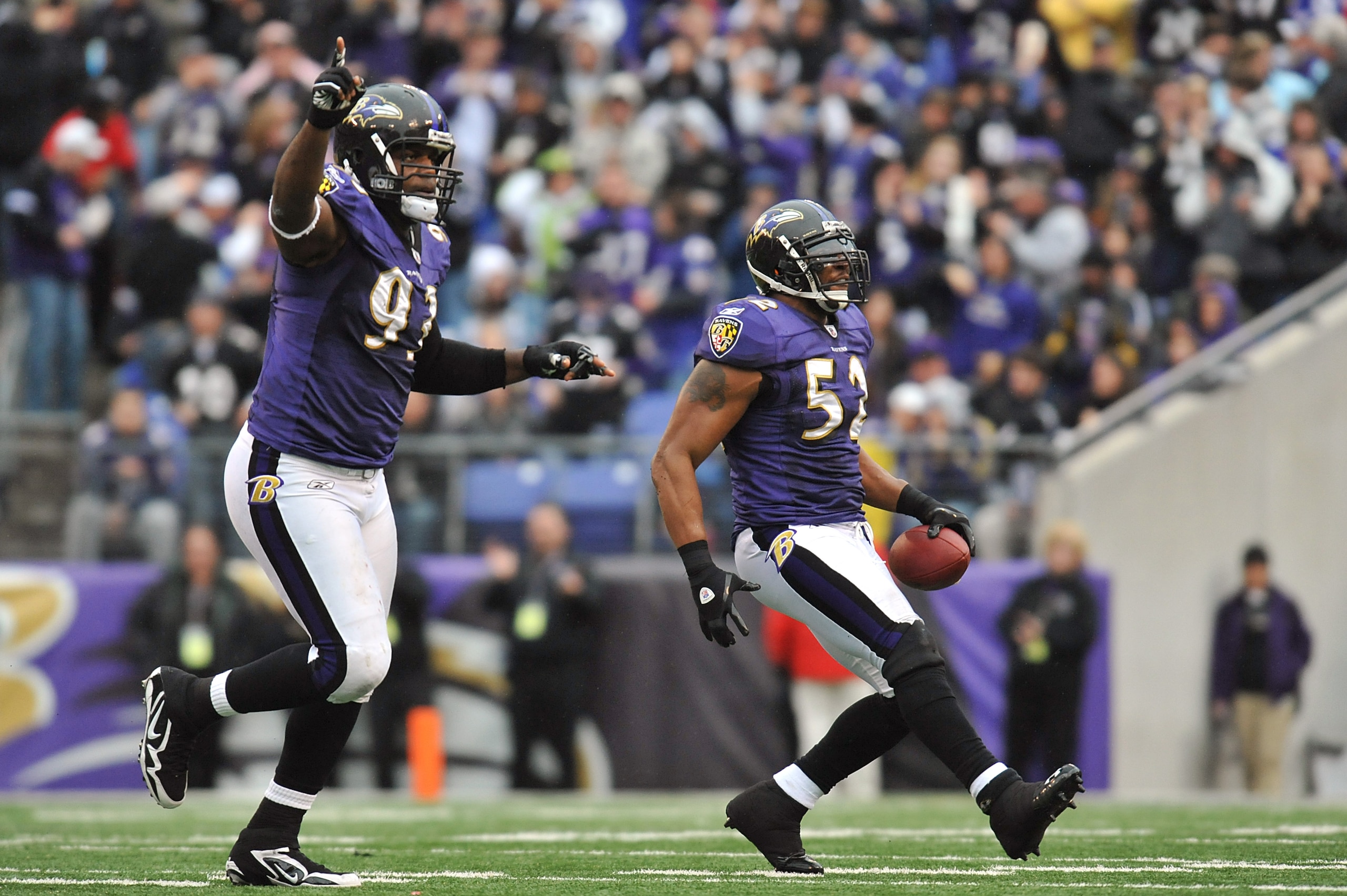 BALTIMORE, MD - JANUARY 2:  Ray Lewis #52 of the Baltimore Ravens celebrates a fumble recovery during the game against the Cincinnati Bengals  at M&T Bank Stadium on January 2, 2011 in Baltimore, Maryland. The Ravens defeated the Bengals 13-6. (Photo by L