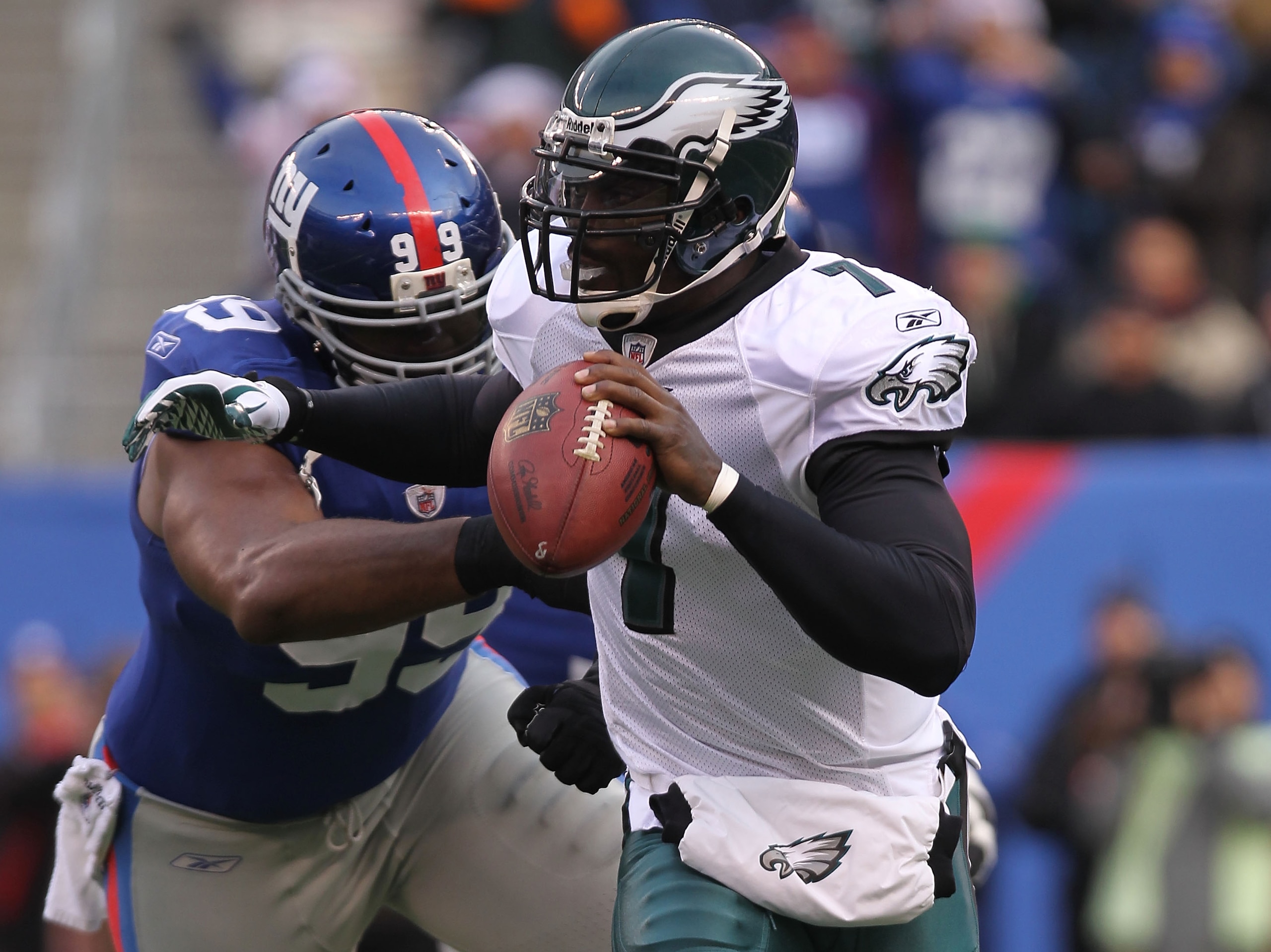 EAST RUTHERFORD, NJ - DECEMBER 19:  Michael Vick #7 of the Philadelphia Eagles against the New York Giants at New Meadowlands Stadium on December 19, 2010 in East Rutherford, New Jersey.  (Photo by Nick Laham/Getty Images)