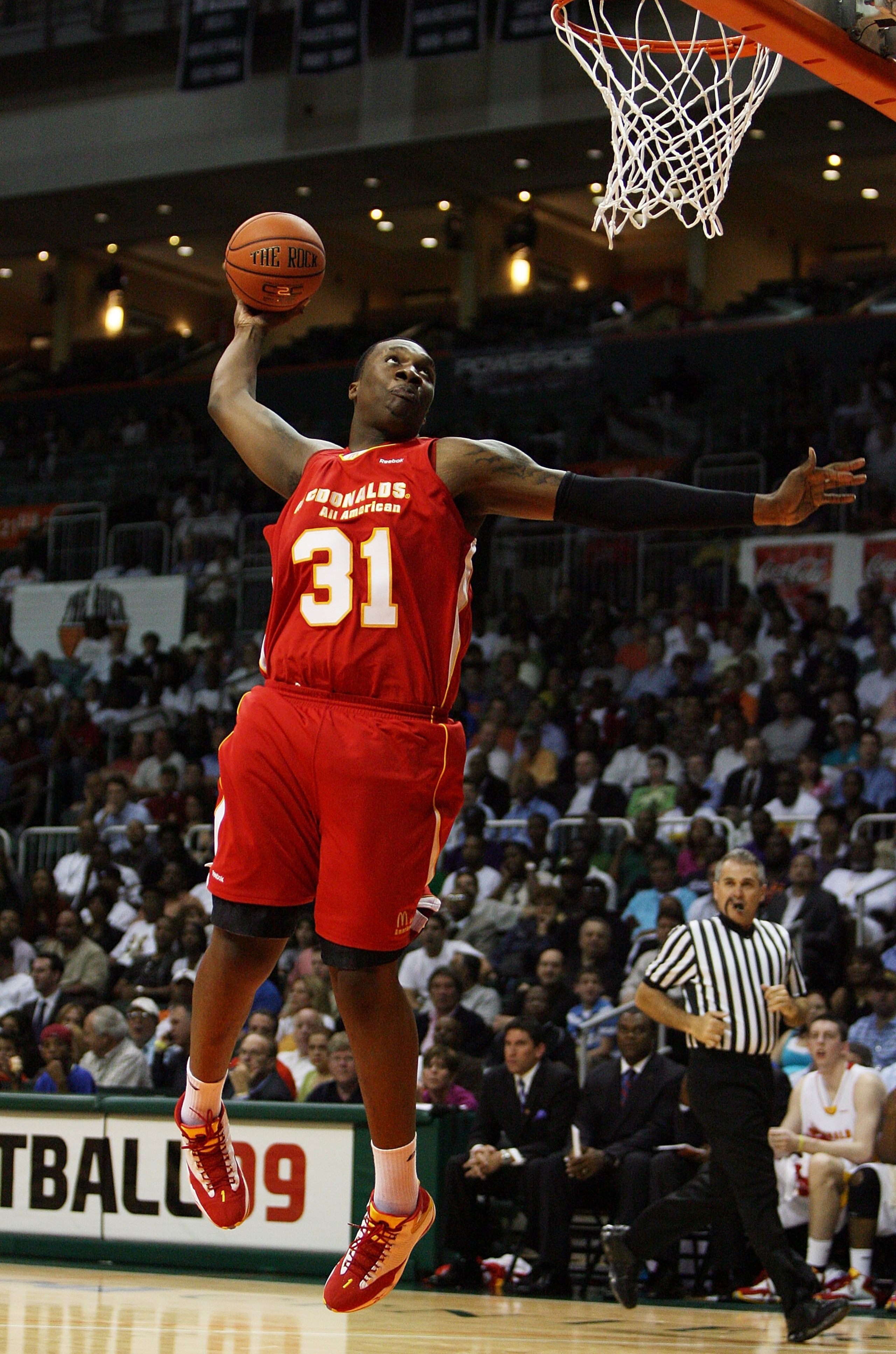 CORAL GABLES, FL - APRIL 01:  Keith Gallon #31 of the West Team dunks against the East Team in the 2009 McDonald's All American Men's High School Basketball Game at BankUnited Center on April 1, 2009 in Coral Gables, Florida.  (Photo by Doug Benc/Getty Im