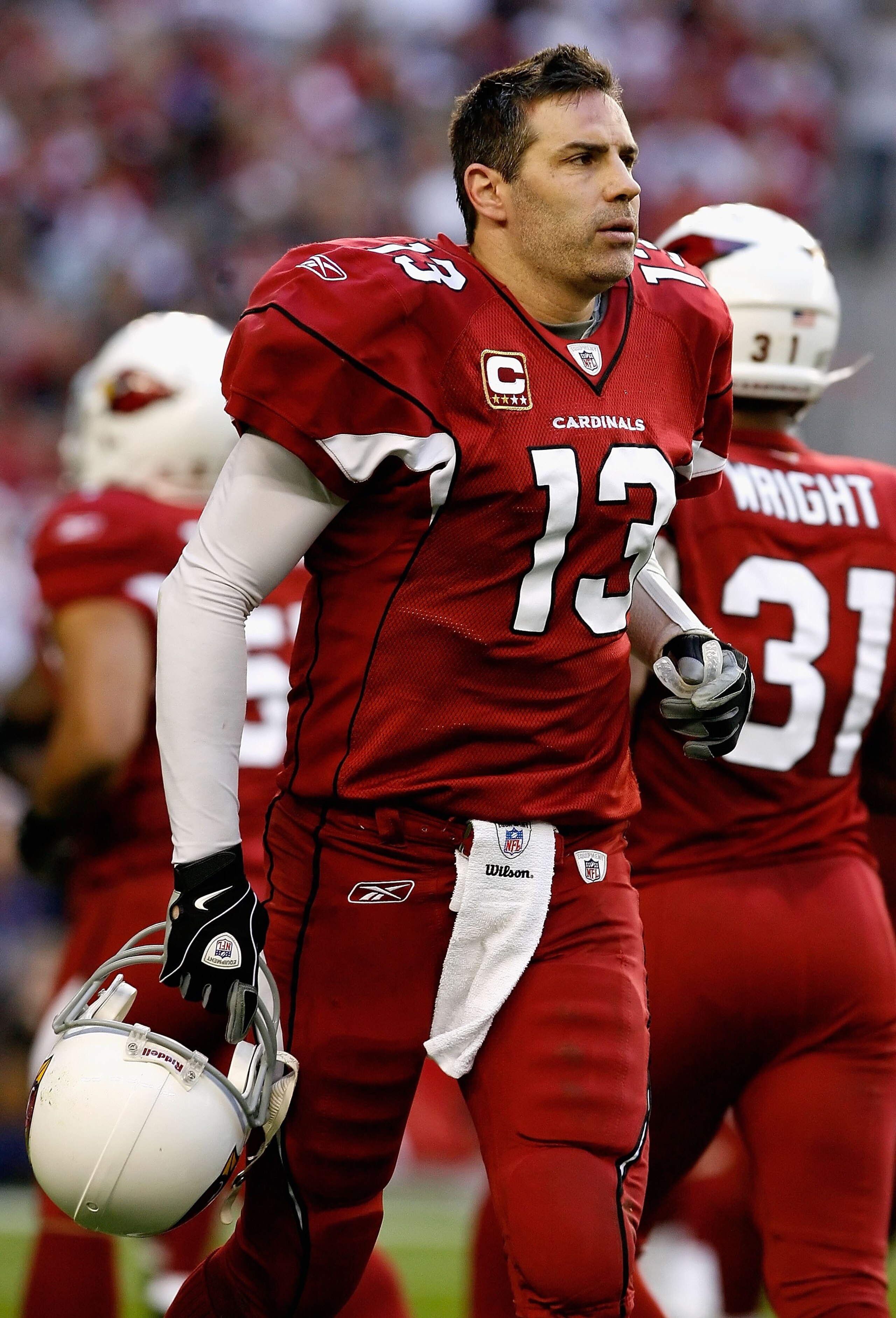 GLENDALE, AZ - DECEMBER 27:  Quarterback Kurt Warner #13 of the Arizona Cardinals during the NFL game against the St. Louis Rams at the Universtity of Phoenix Stadium on December 27, 2009 in Glendale, Arizona. The Cardinals defeated the Rams 31-10.  (Phot