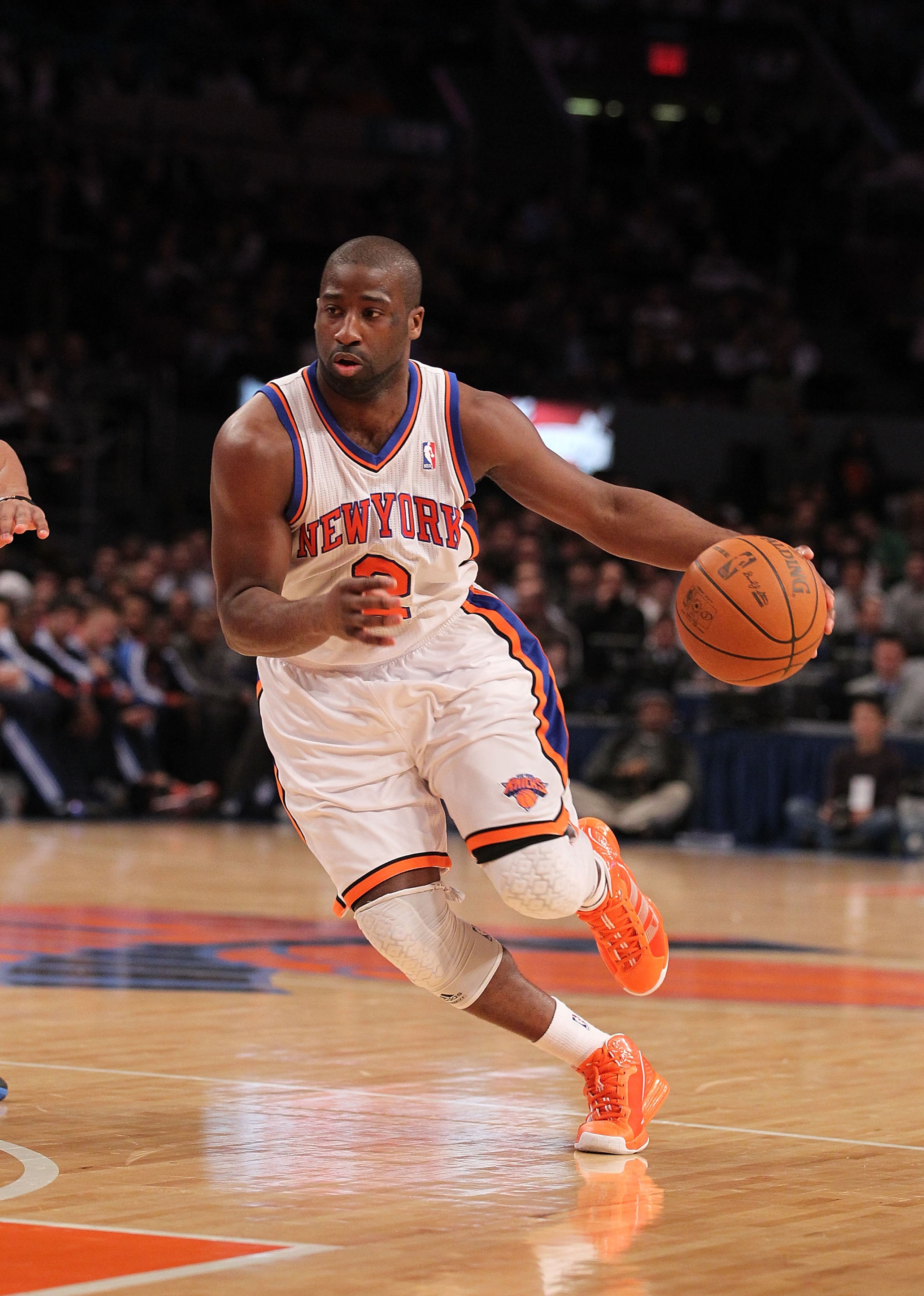 NEW YORK - DECEMBER 22: Raymond Felton #2 of the New York Knicks in action against the Oklahoma City Thunder at Madison Square Garden on December 22, 2010 in New York, New York. NOTE TO USER: User expressly acknowledges and agrees that, by downloading NEW YORK - DECEMBER 22: Raymond Felton #2 of the New York Knicks in action against the Oklahoma City Thunder at Madison Square Garden on December 22, 2010 in New York, New York. NOTE TO USER: User expressly acknowledges and agrees that, by downloading